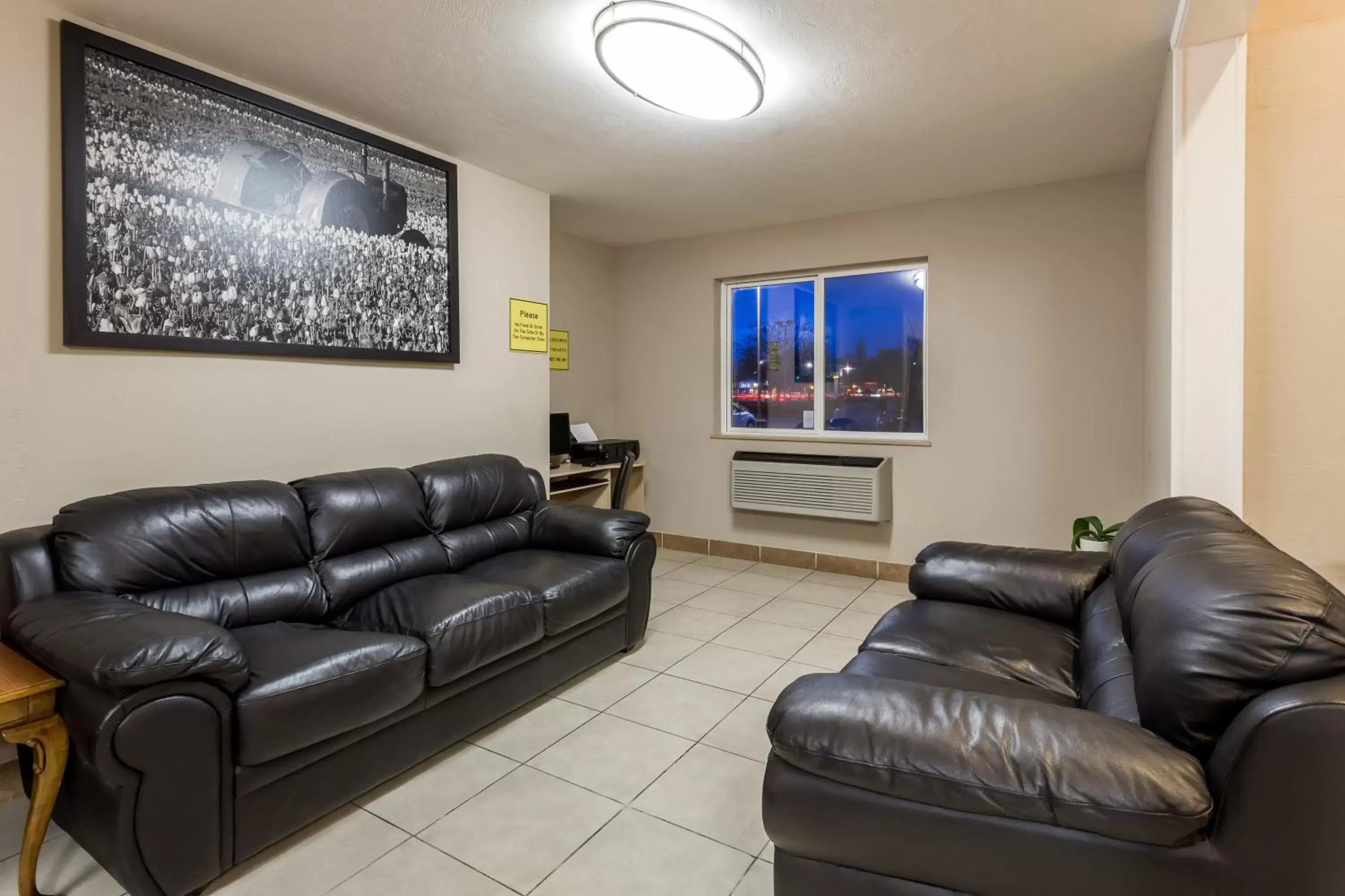 Lobby or reception, Seating Area in Super 8 by Wyndham Corvallis