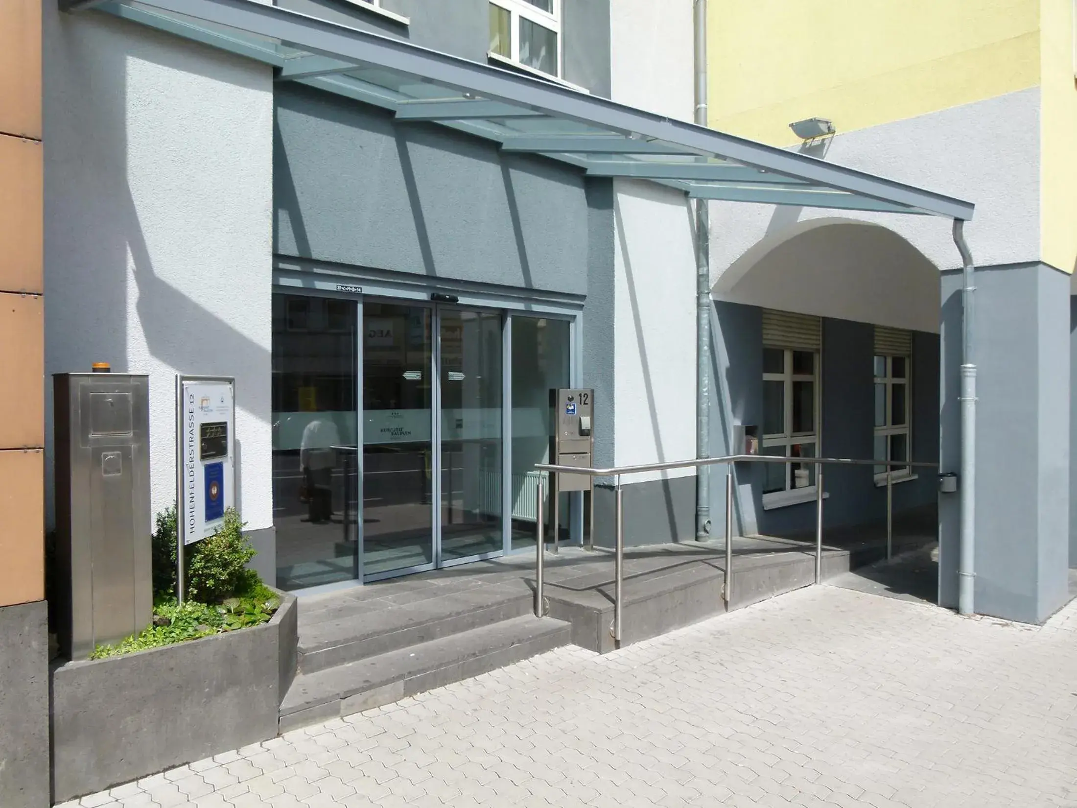 Facade/entrance, Property Building in City-Hotel Kurfürst Balduin