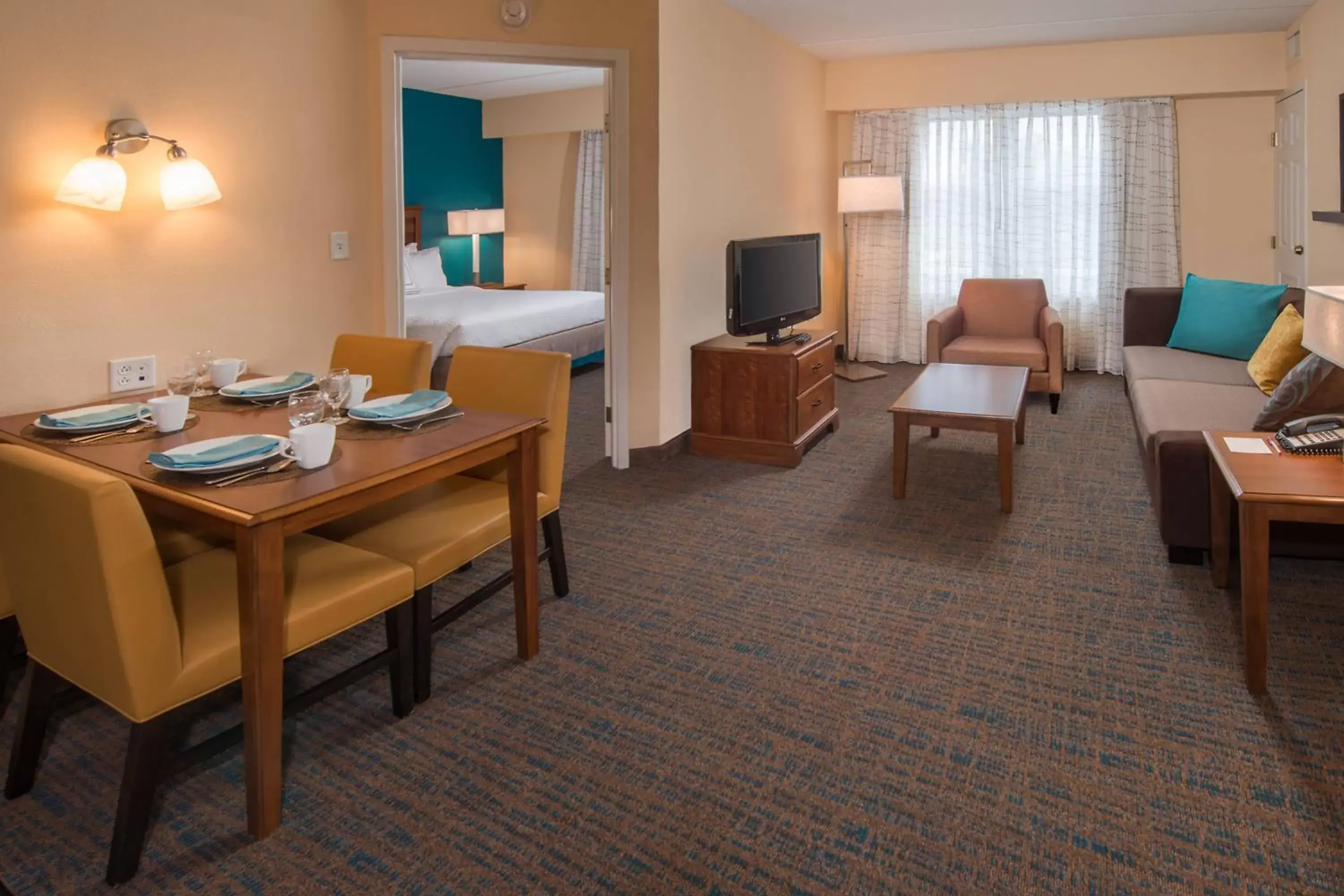 Bedroom, Dining Area in Residence Inn by Marriott Chesapeake Greenbrier