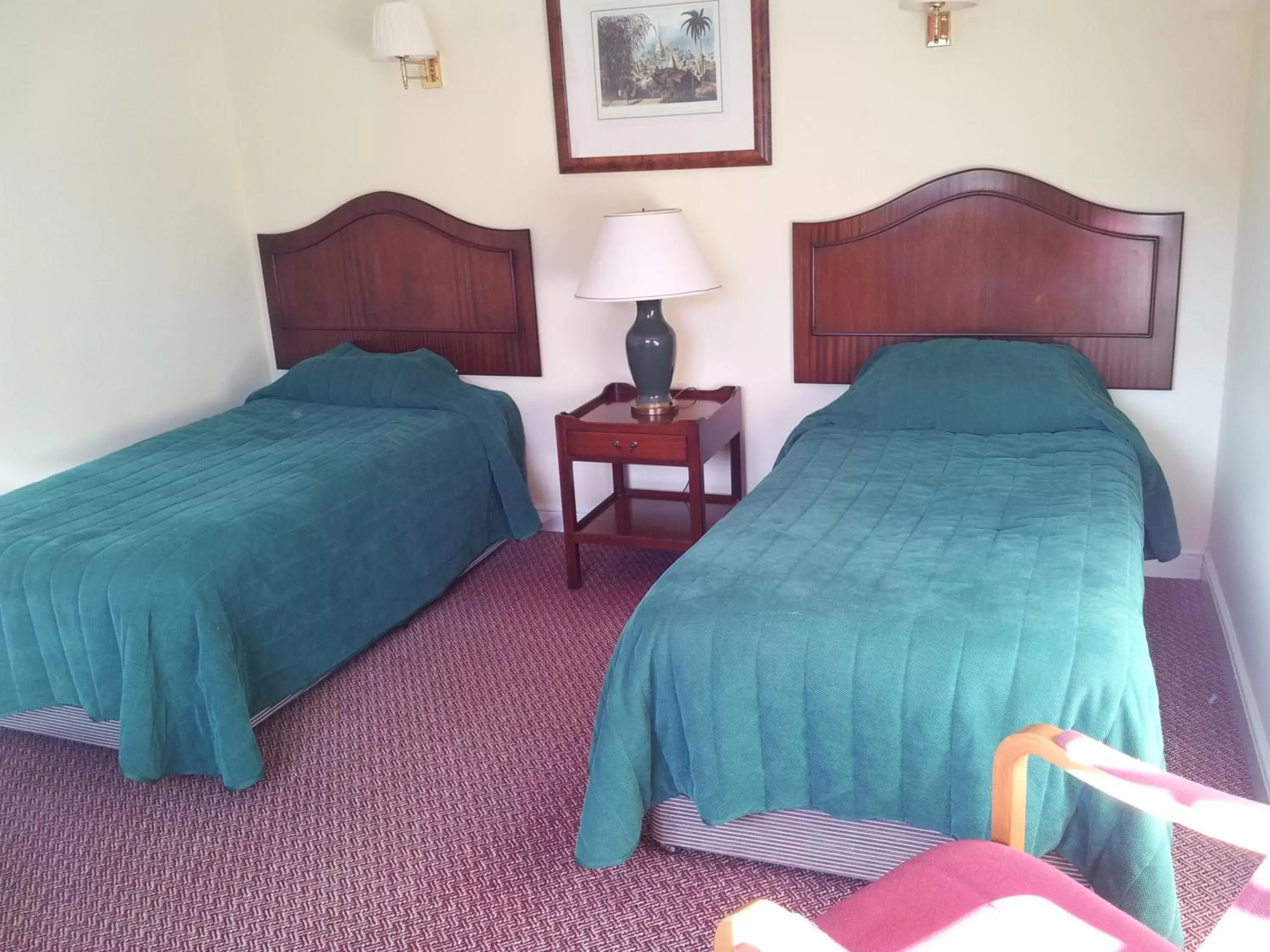 Photo of the whole room, Bed in Red Lion Dunston