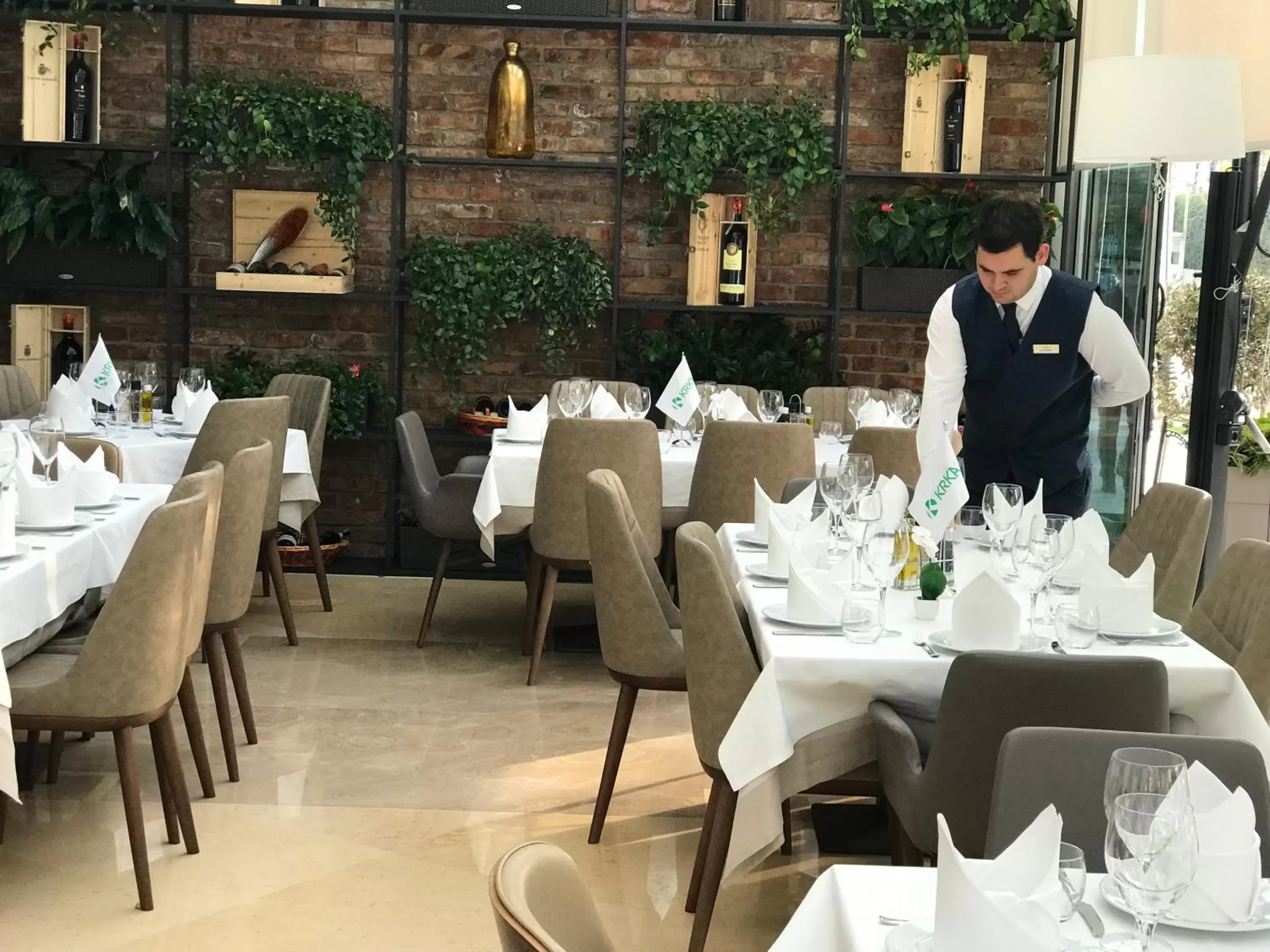 Restaurant/places to eat in Hotel Colosseo Tirana Restaurant/places to eat in Hotel Colosseo Tirana