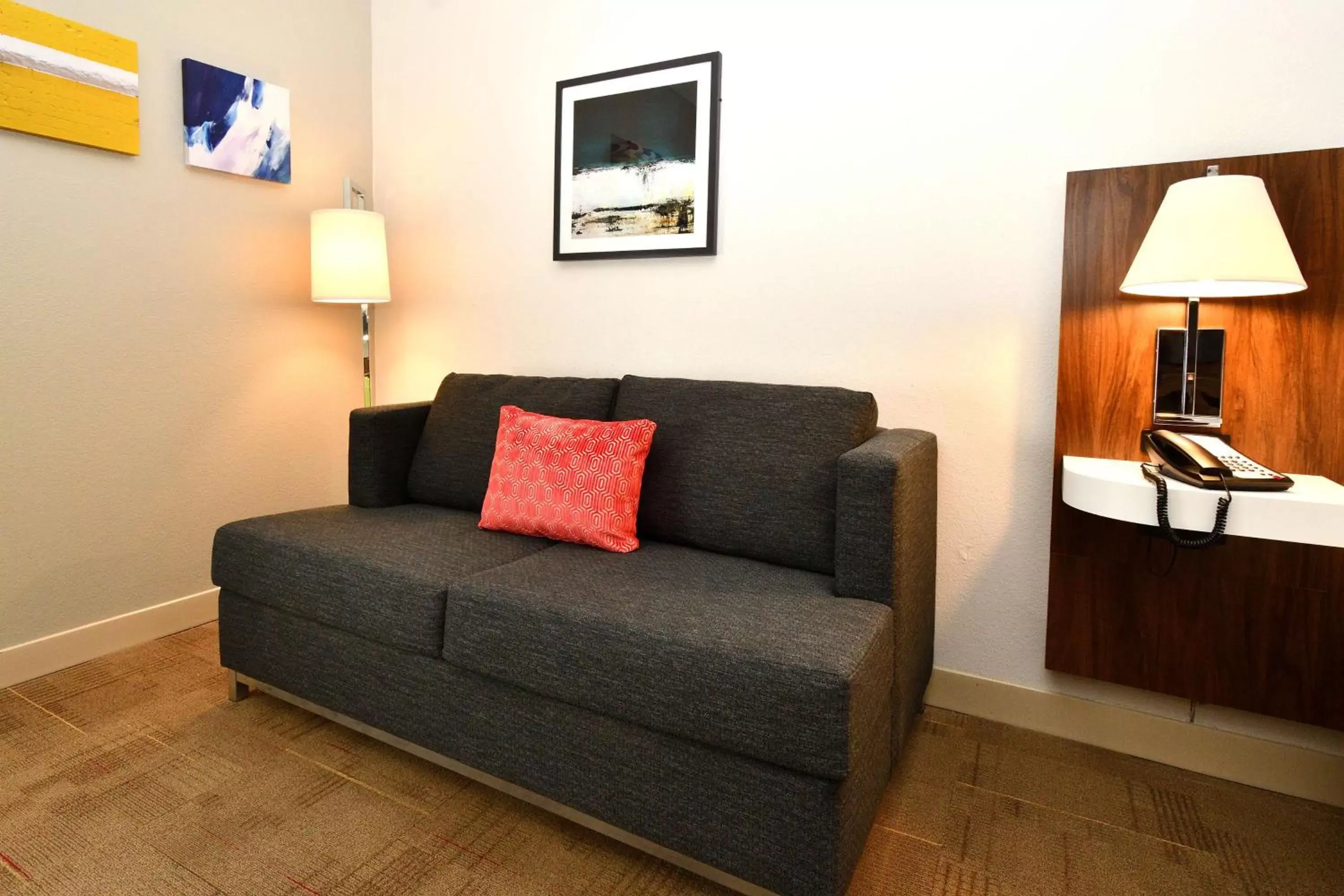 Living room, Seating Area in Hampton Inn Santee-I-95