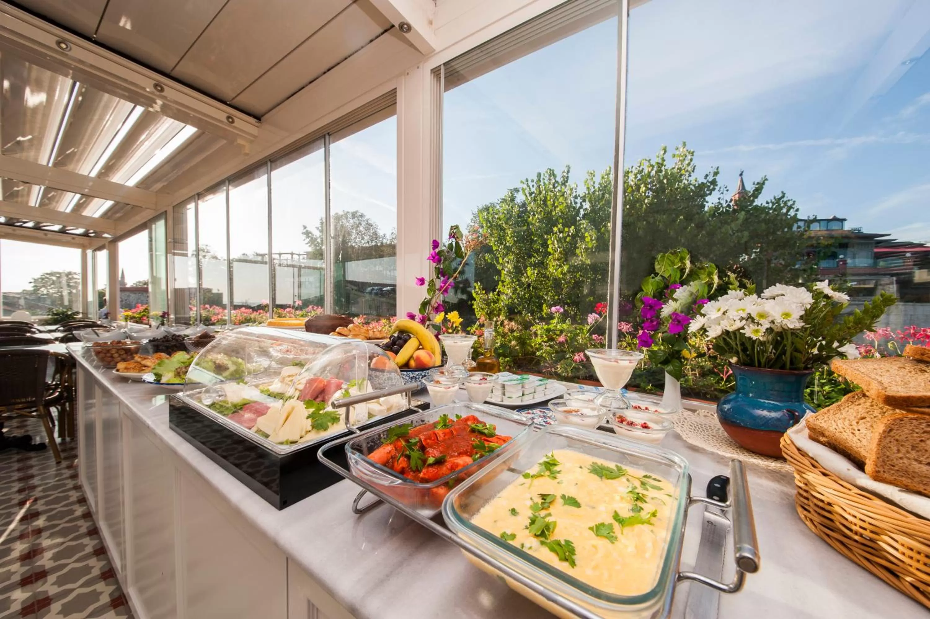 Restaurant/places to eat in Darussaade Hotel Old City - Sultanahmet