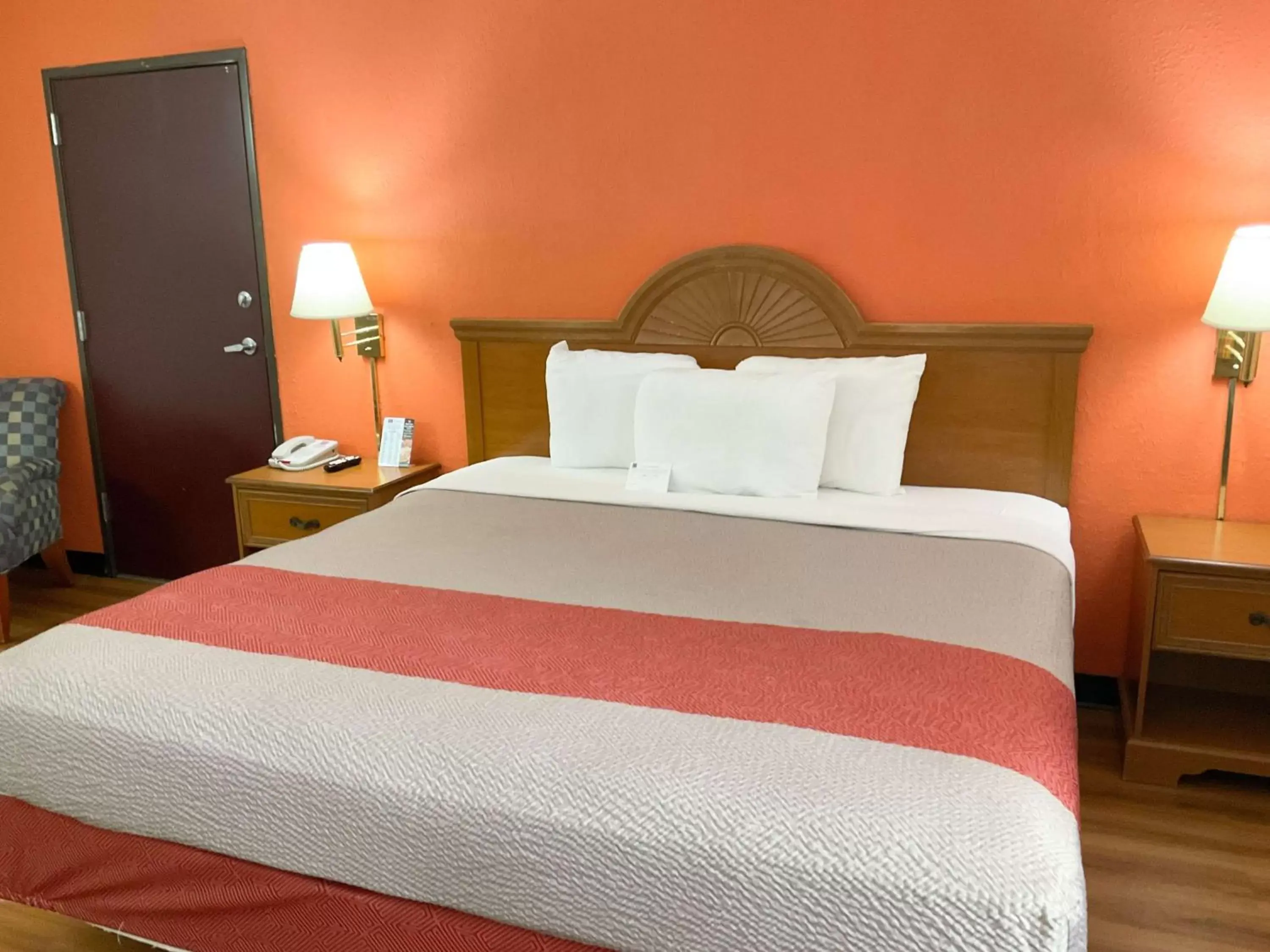 Bedroom, Bed in Motel 6-Hannibal, MO