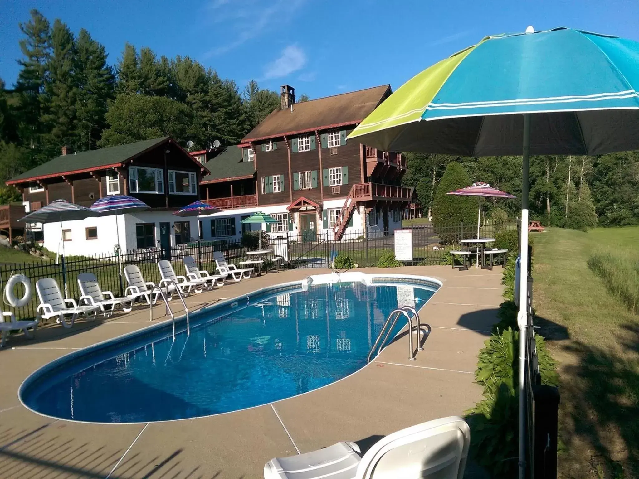 Swimming Pool in Swiss Chalets Village Inn