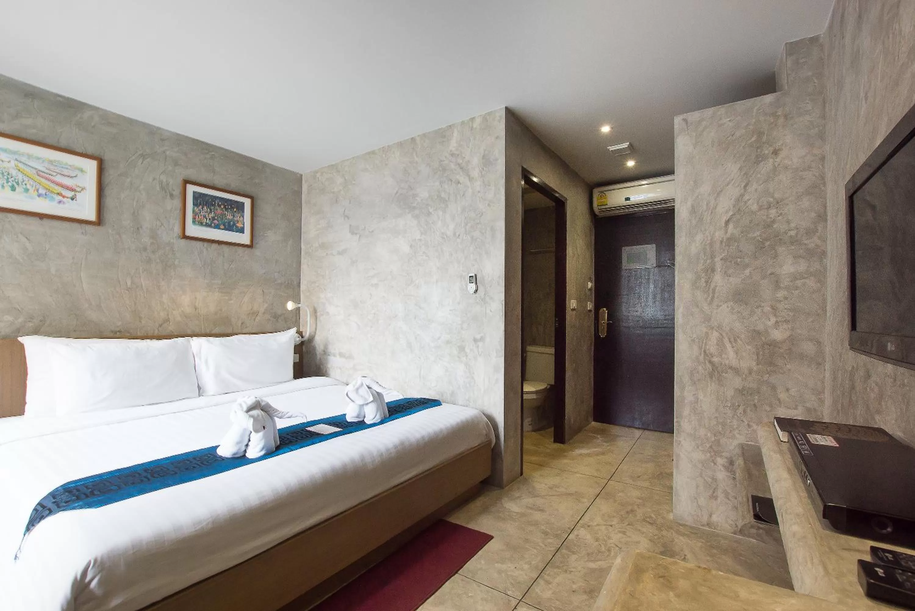 Photo of the whole room, Bed in Buddy Boutique Inn