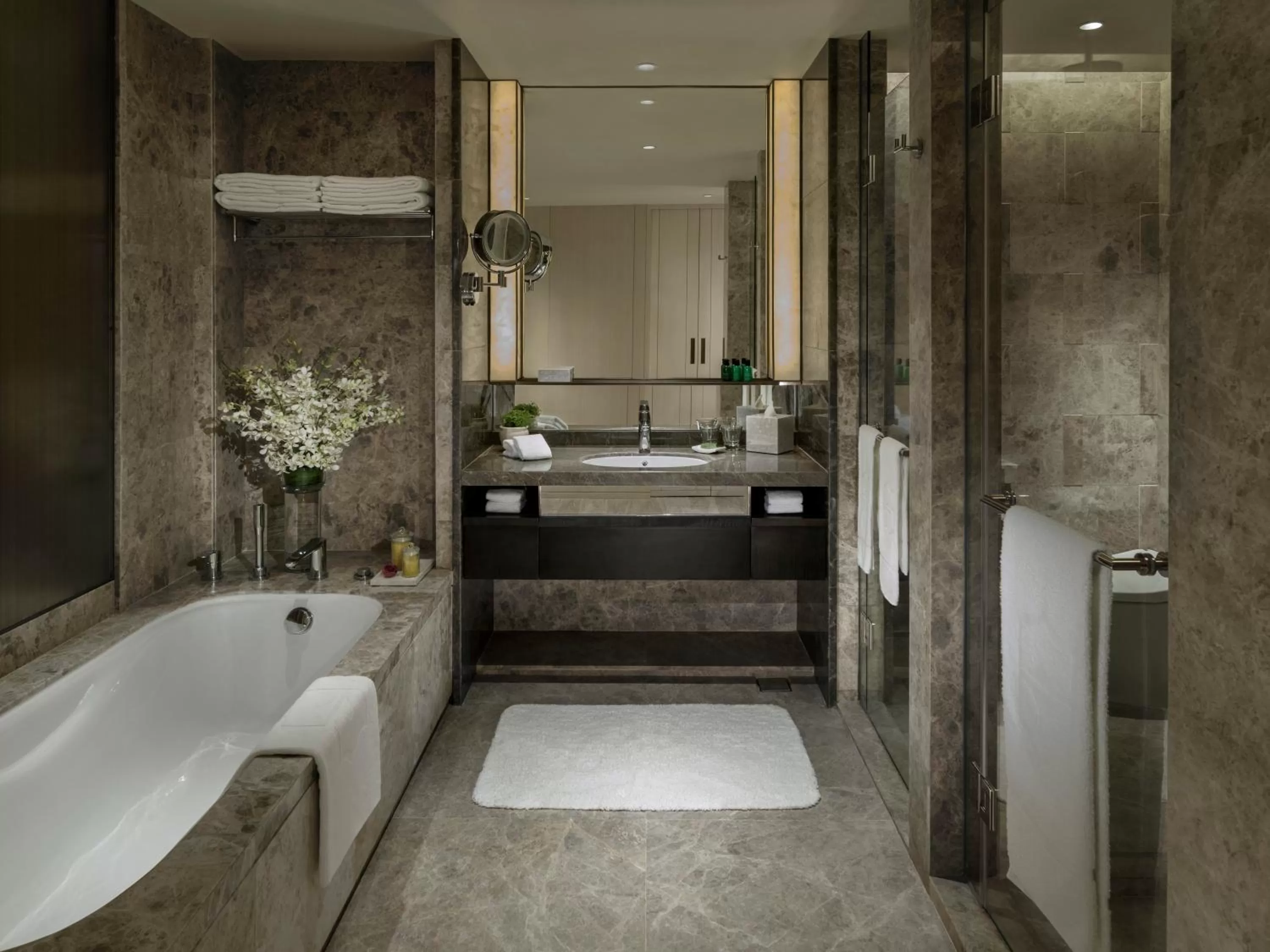 Bathroom in Shangri-La Colombo