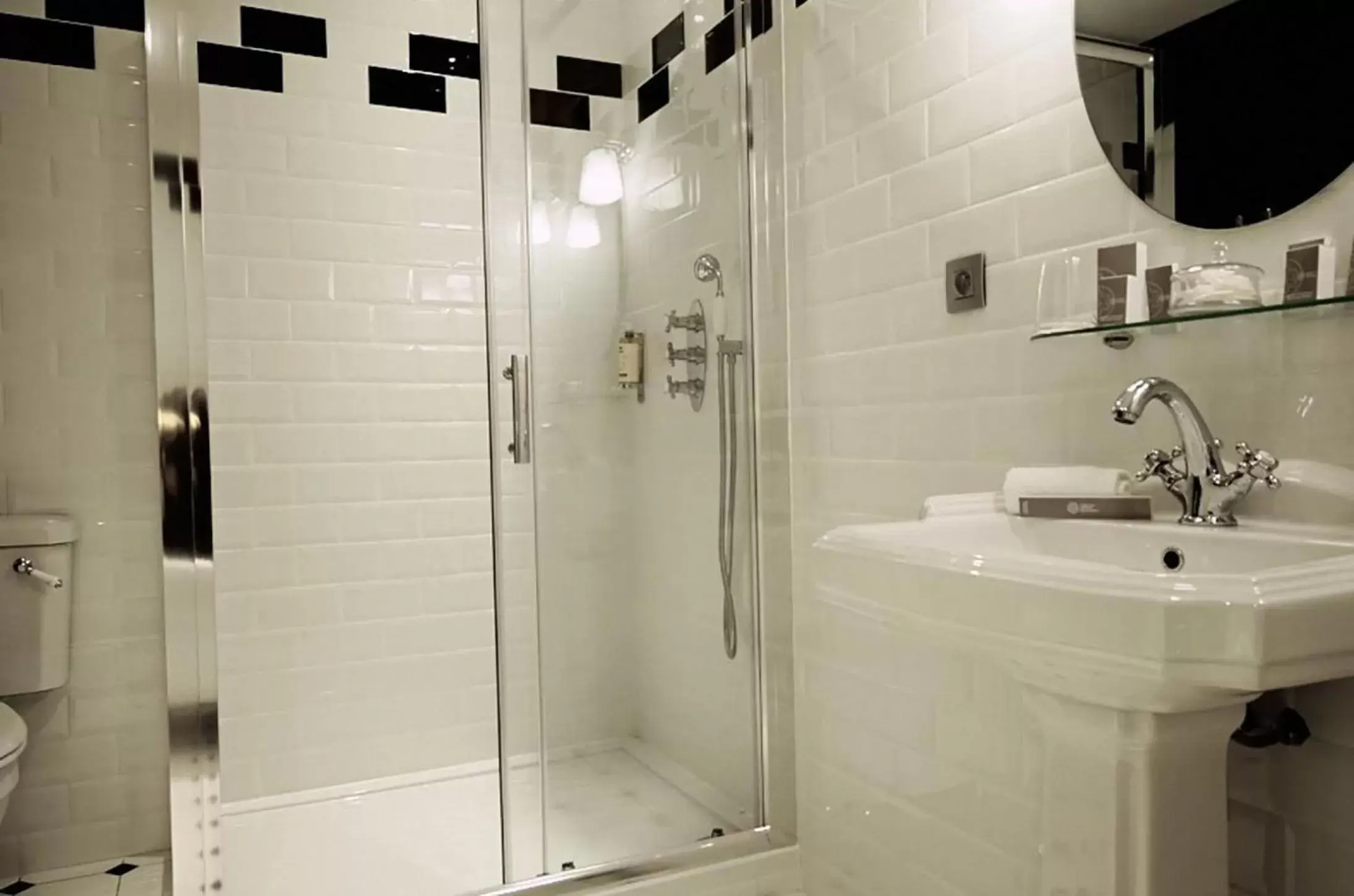 Shower, Bathroom in Maison D'Anthouard