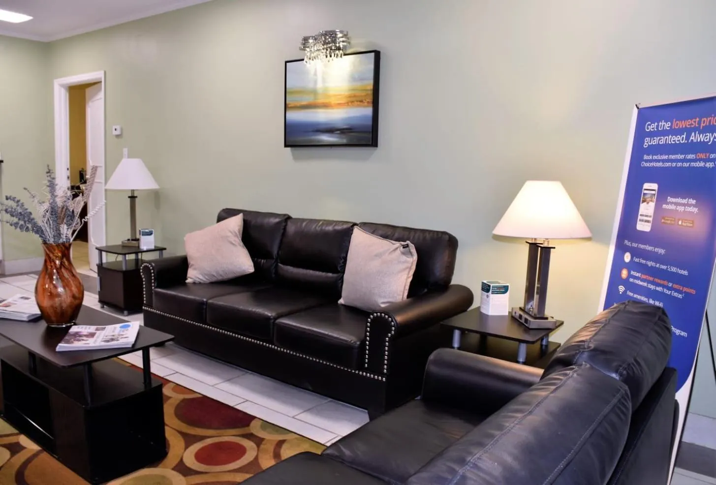 Seating area in Suburban Studios Columbia - Harbison