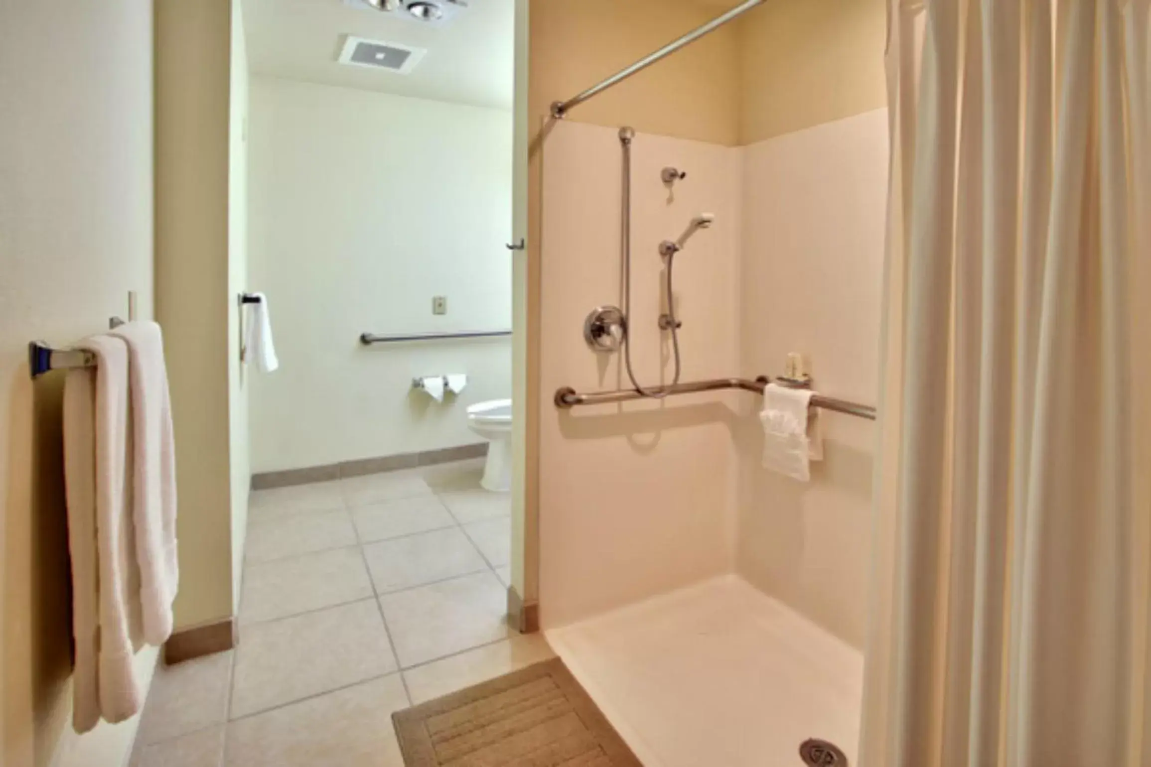 Bathroom in Western Skies Inn & Suites