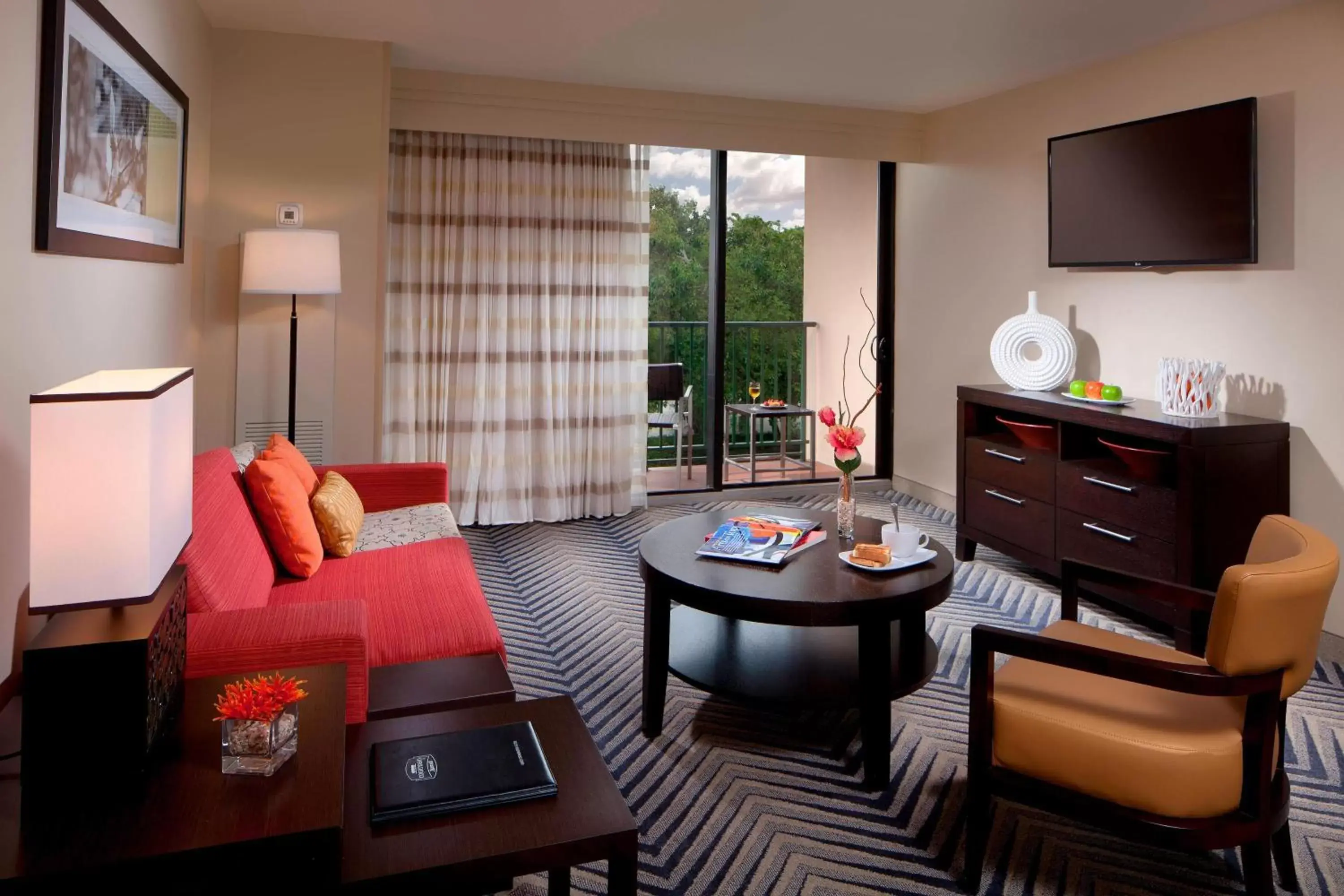 Living room, Seating Area in Courtyard by Marriott Fort Lauderdale East / Lauderdale-by-the-Sea