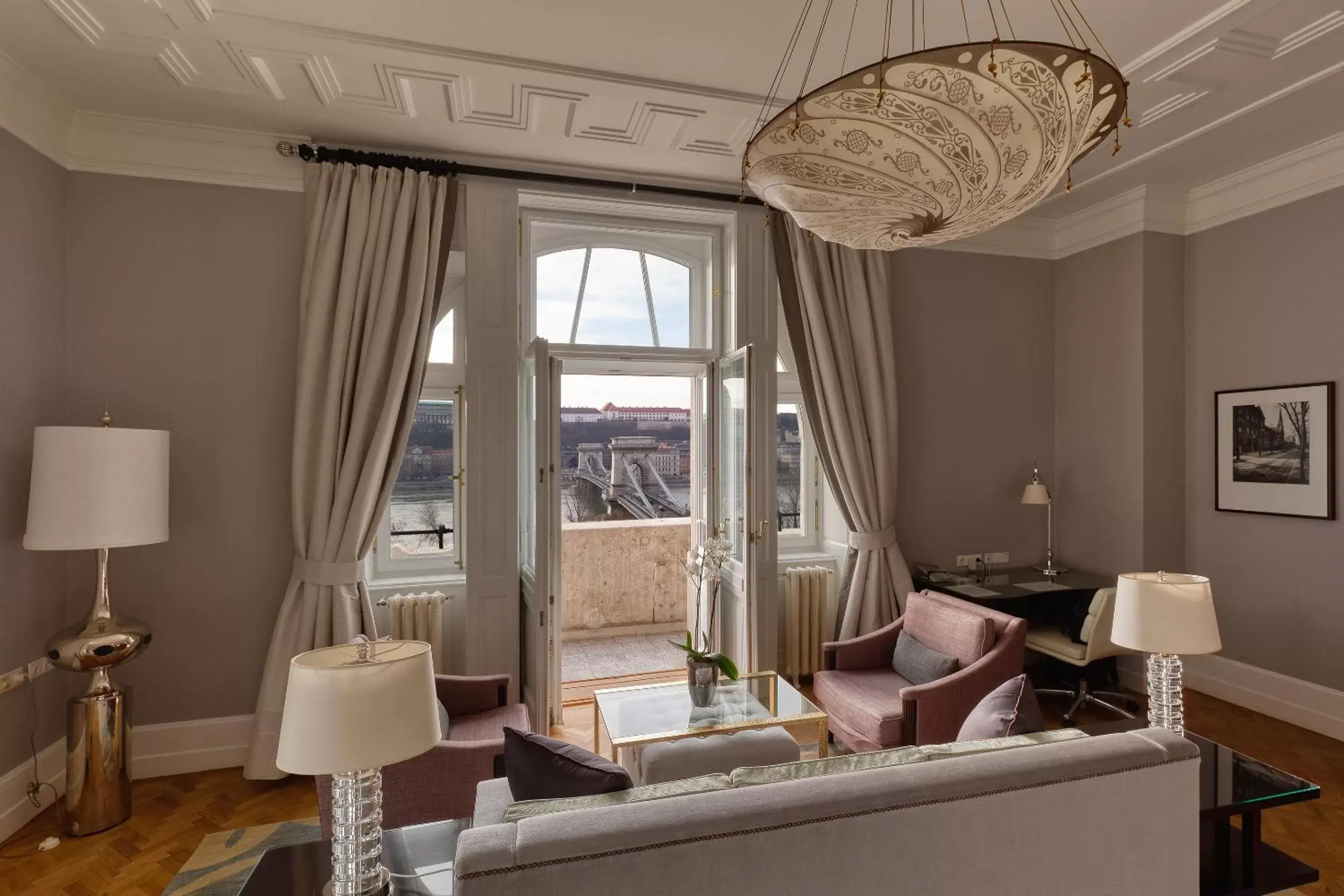 View (from property/room), Seating Area in Four Seasons Hotel Gresham Palace Budapest