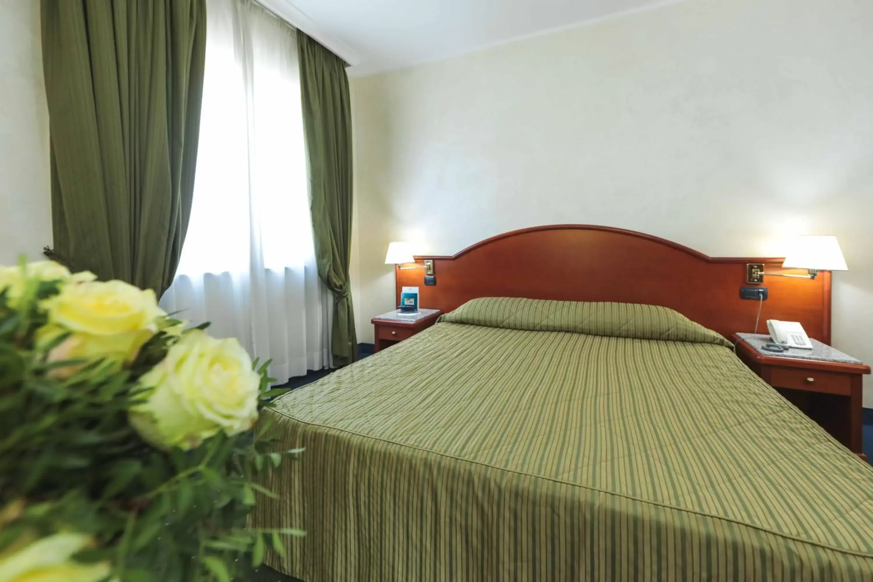 Bed in Edra Palace Hotel & Ristorante