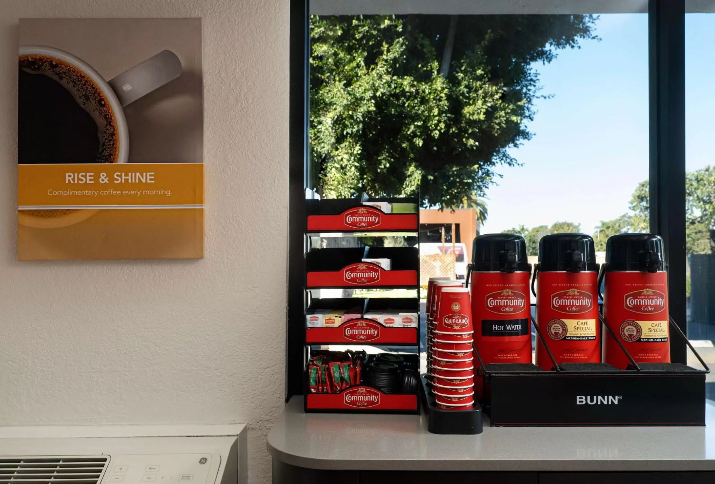 Lobby or reception in Motel 6-Goleta, CA - Santa Barbara Lobby or reception in Motel 6-Goleta, CA - Santa Barbara