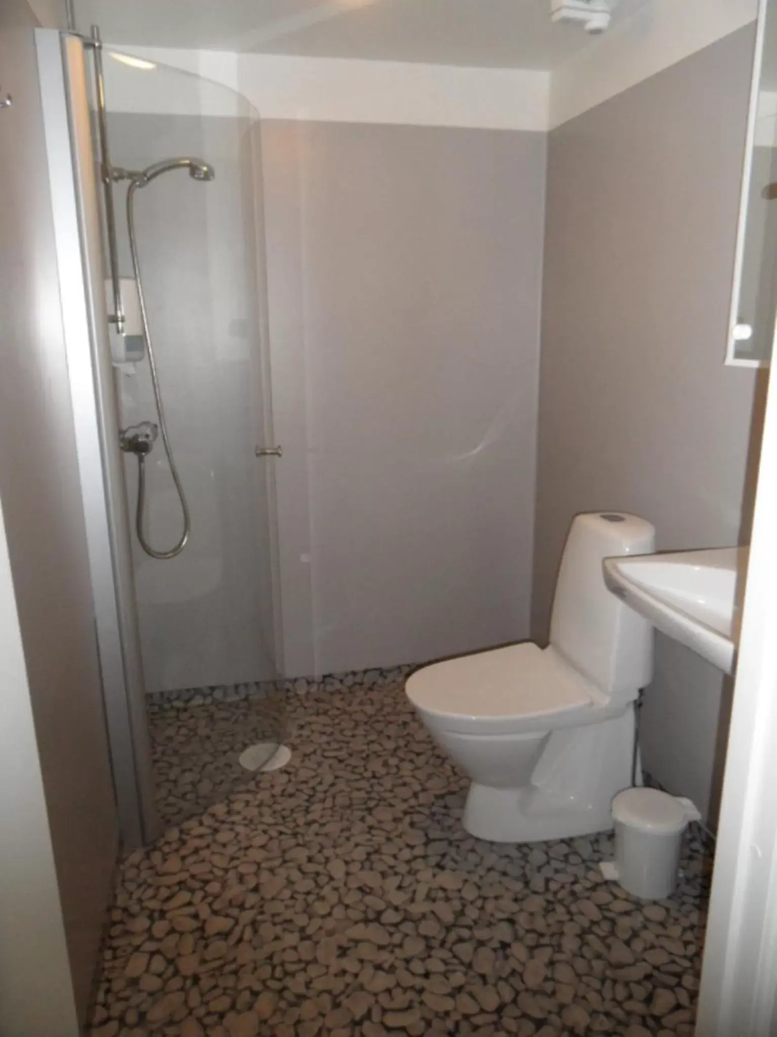 Triple Room with Private Bathroom in Hotell Bode Triple Room with Private Bathroom in Hotell Bode