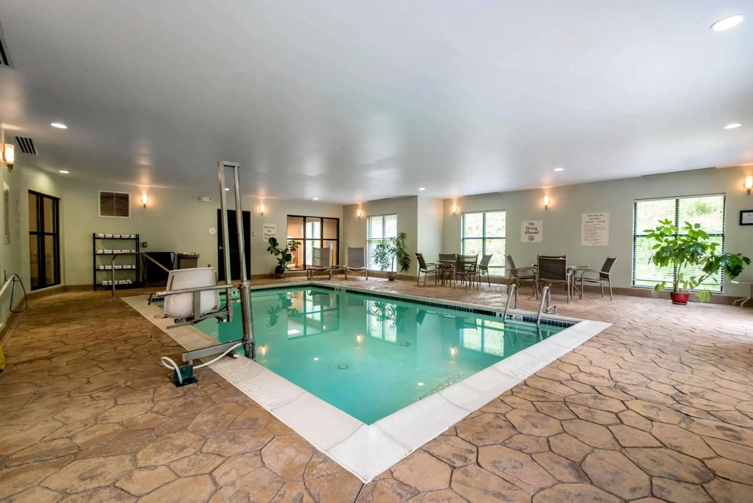 On site, Swimming Pool in Comfort Inn & Suites Tunkhannock