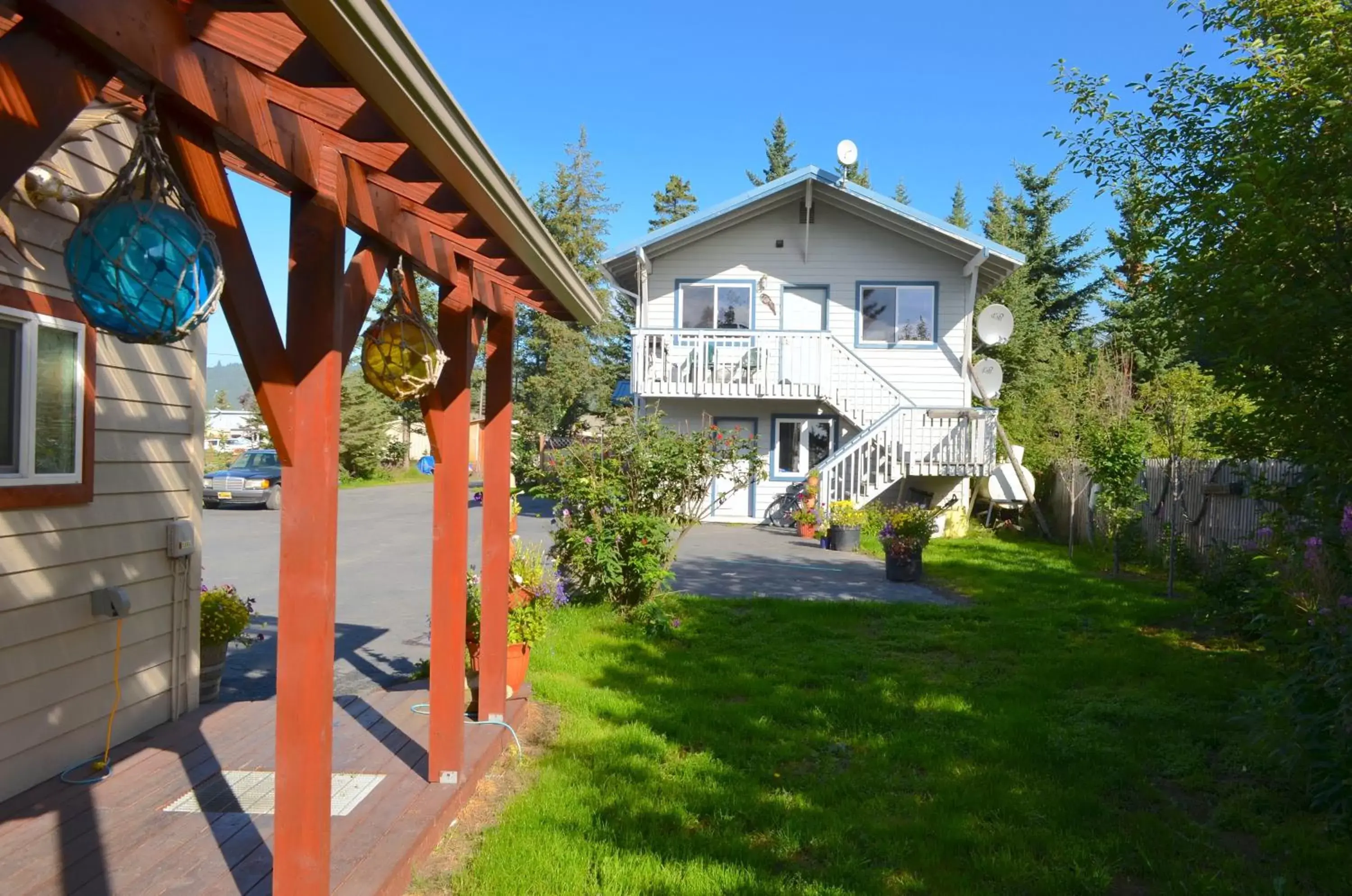 Property Building in Bay Avenue Inn