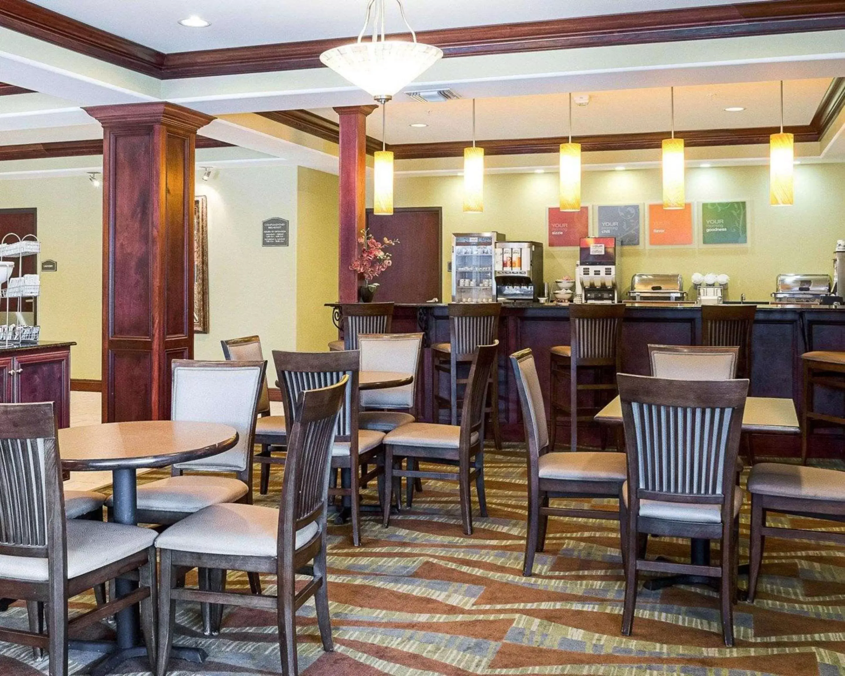 Restaurant/Places to Eat in Comfort Suites Harvey - New Orleans West Bank