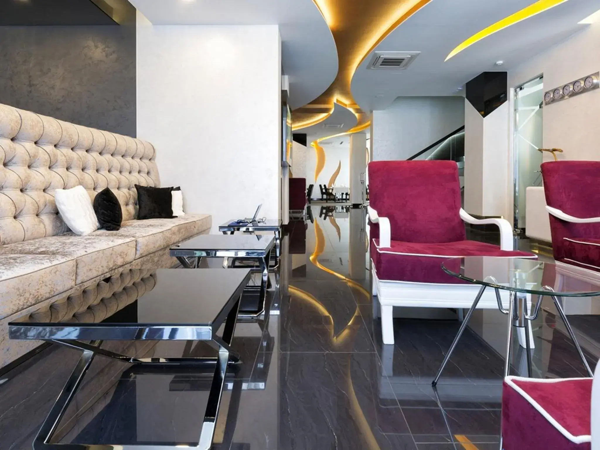 Communal lounge/ TV room, Lounge/Bar in Nova City Hotel Signature Collection Belgrade