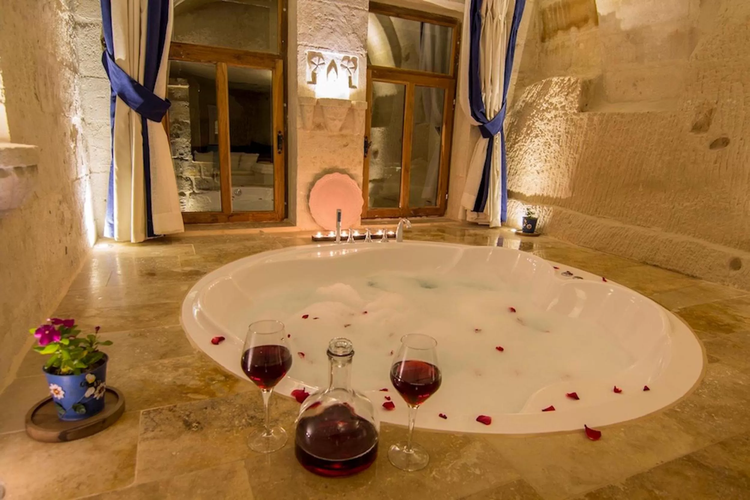 Hot Tub in Azure Cave Suites - Cappadocia