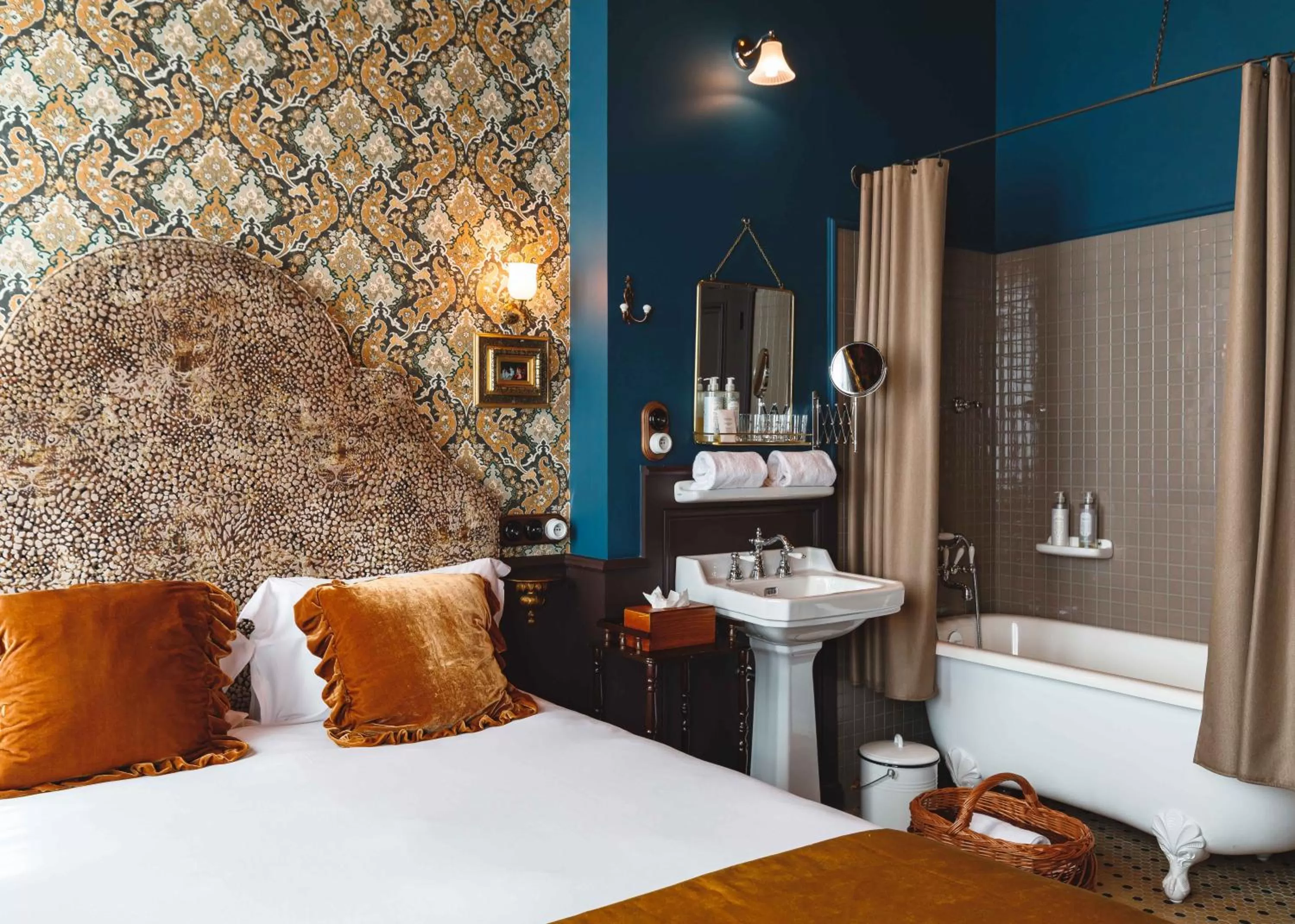 Bath, Bed in Bayard Bellecour