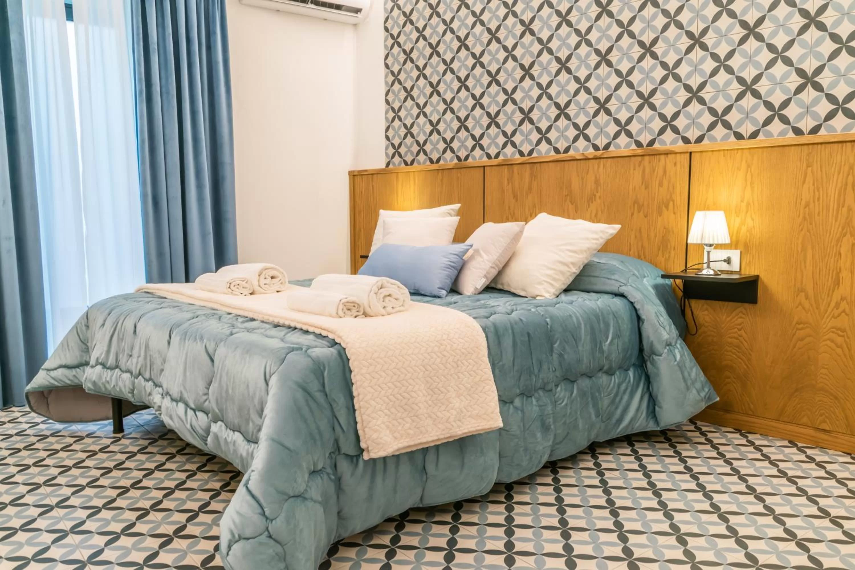 Bed in Community Rooms & Wine