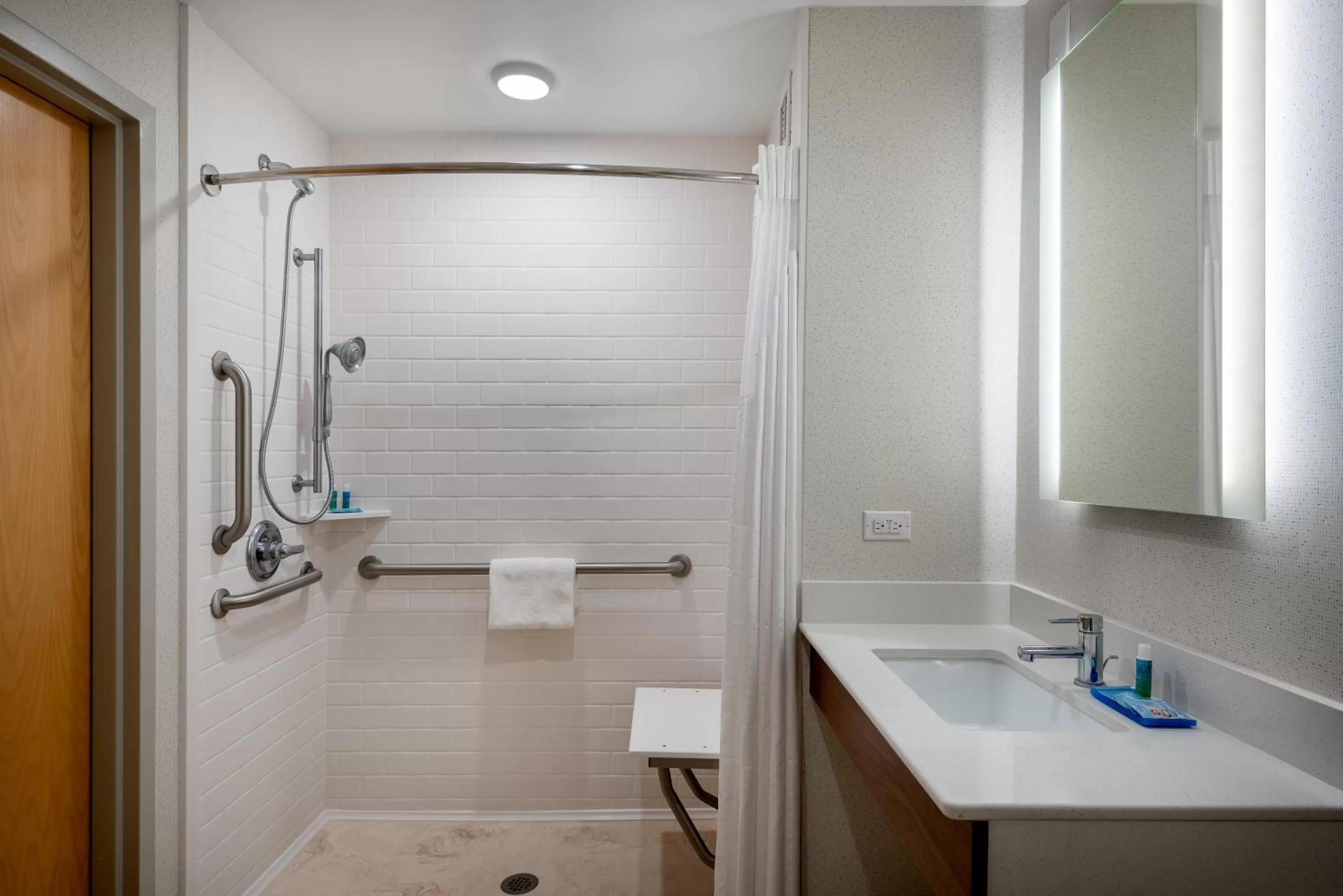 Bathroom in Holiday Inn Express Daphne-Spanish Fort by IHG