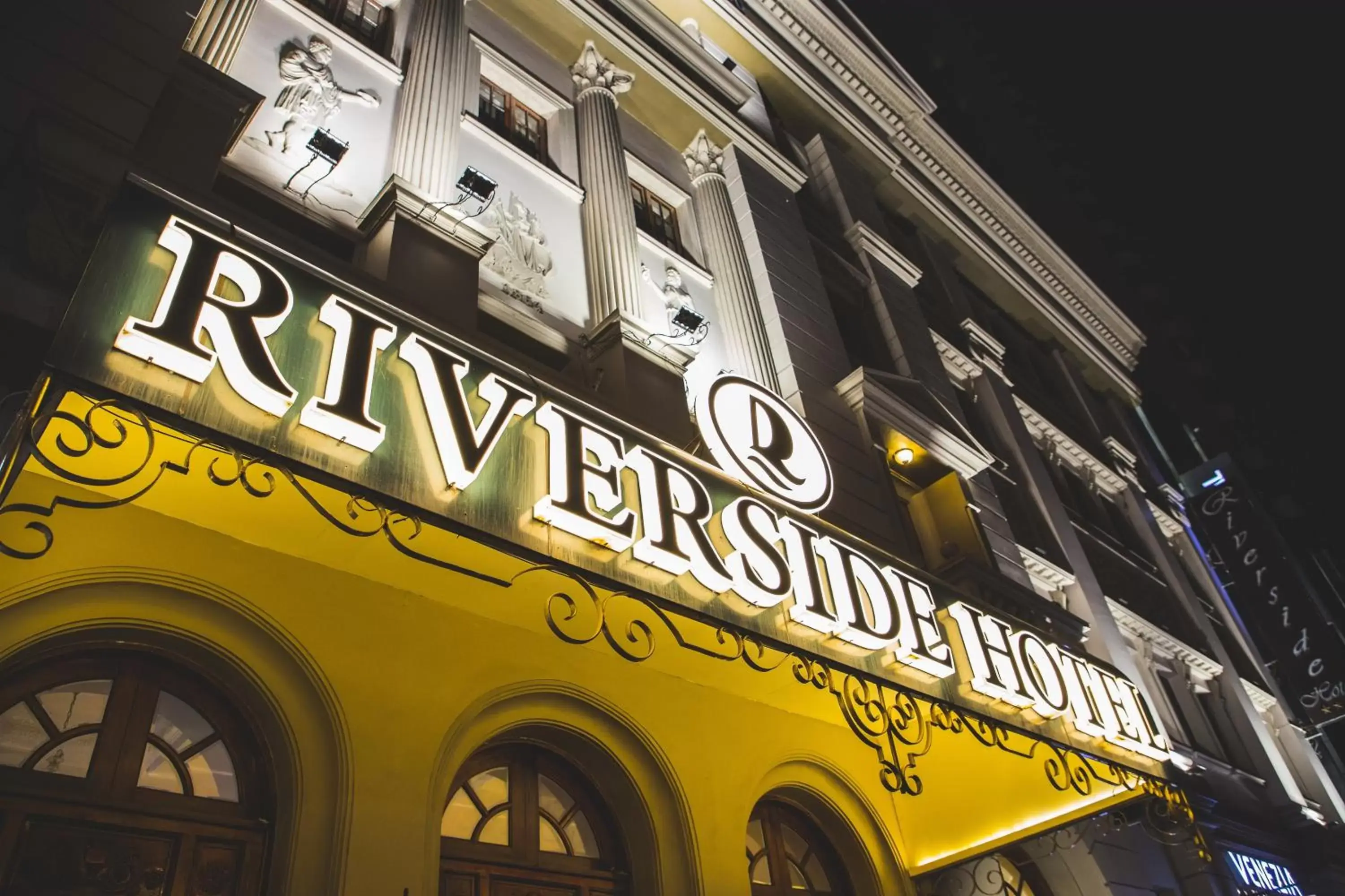 Property building in Riverside Hotel Saigon Property building in Riverside Hotel Saigon