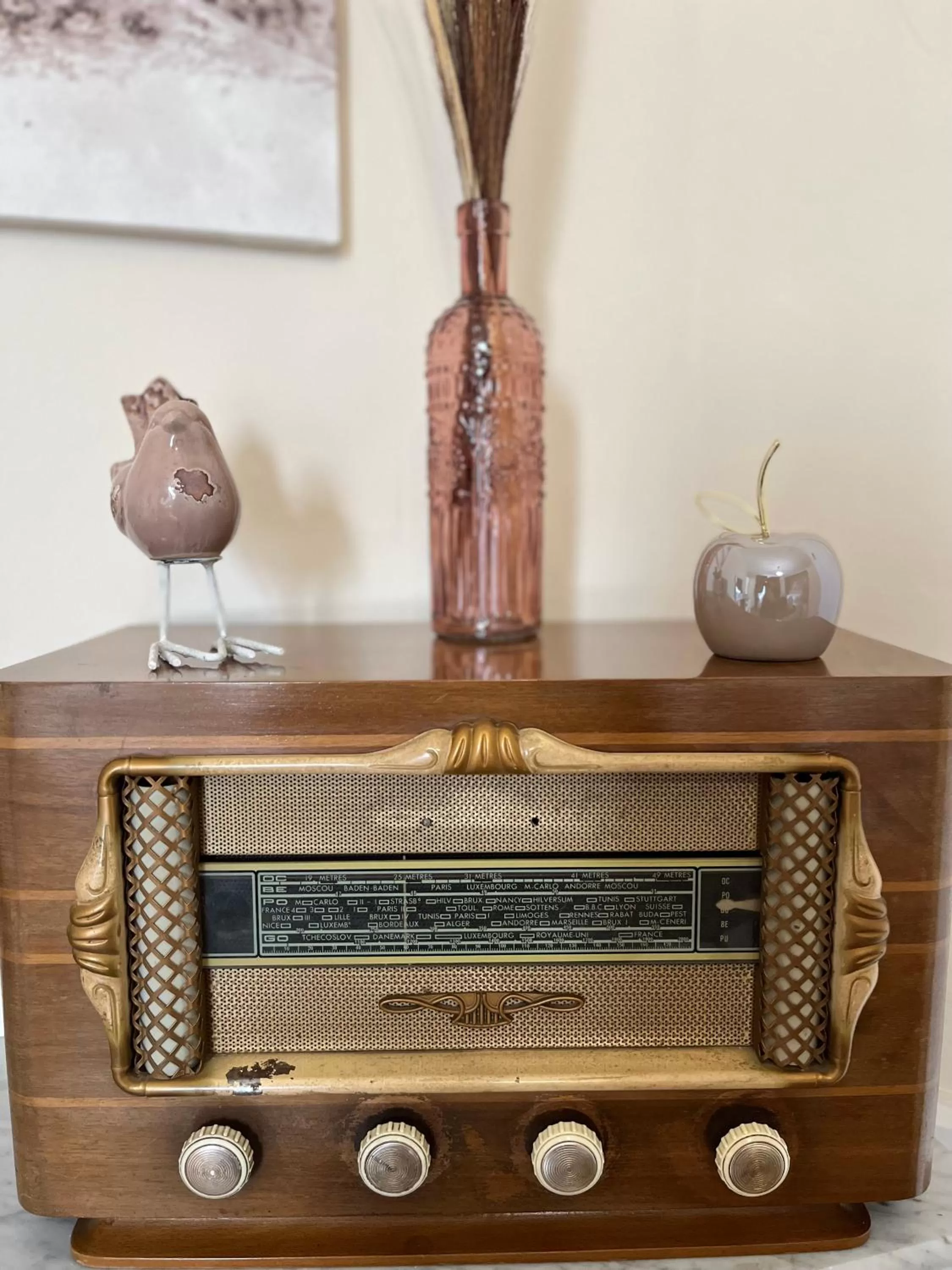Business facilities in La Maison de Louisette