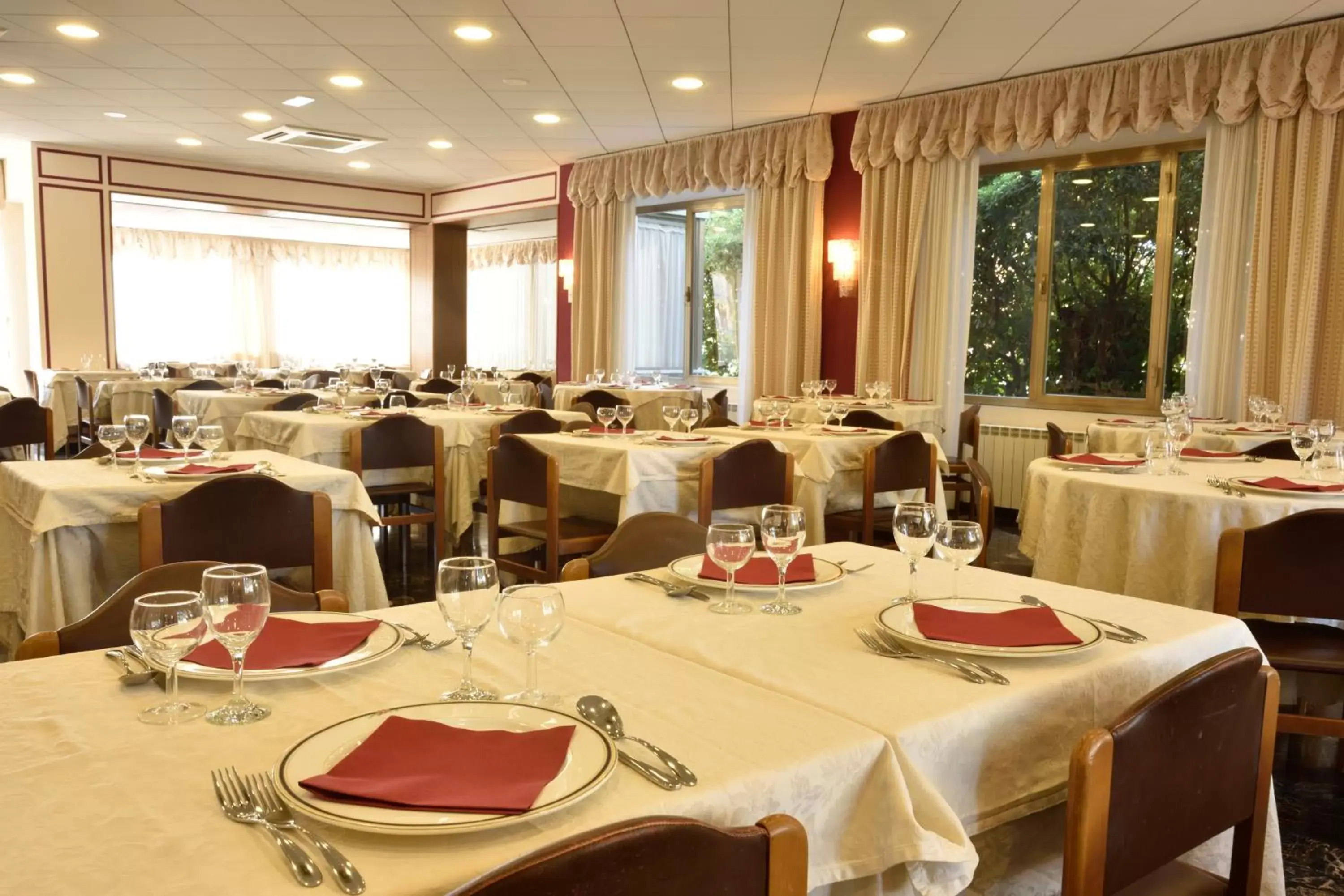 Lounge or bar, Restaurant/Places to Eat in Hotel Bergamo Mare Mhotelsgroup