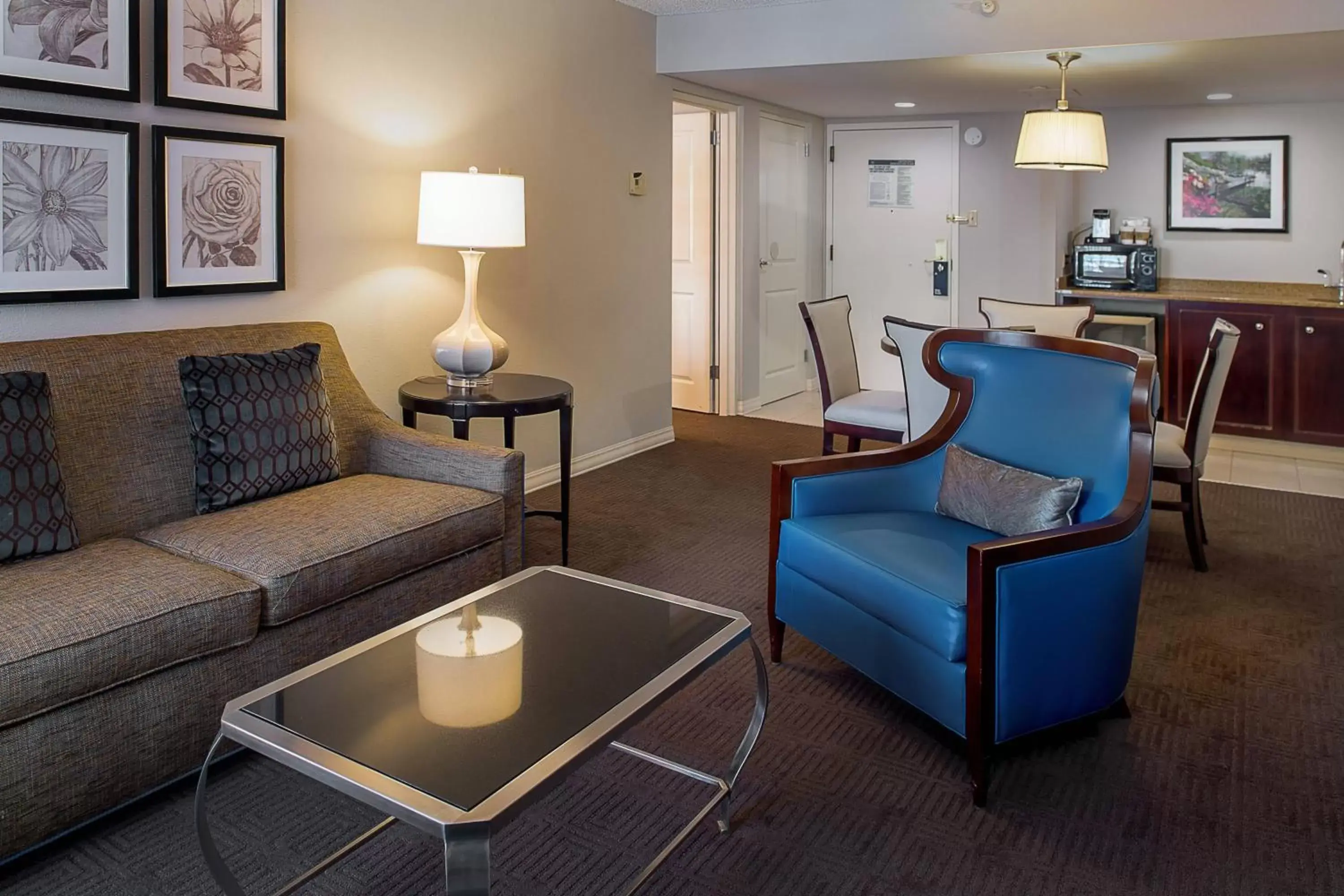 Bedroom, Seating Area in Sheraton Westport Lakeside Chalet