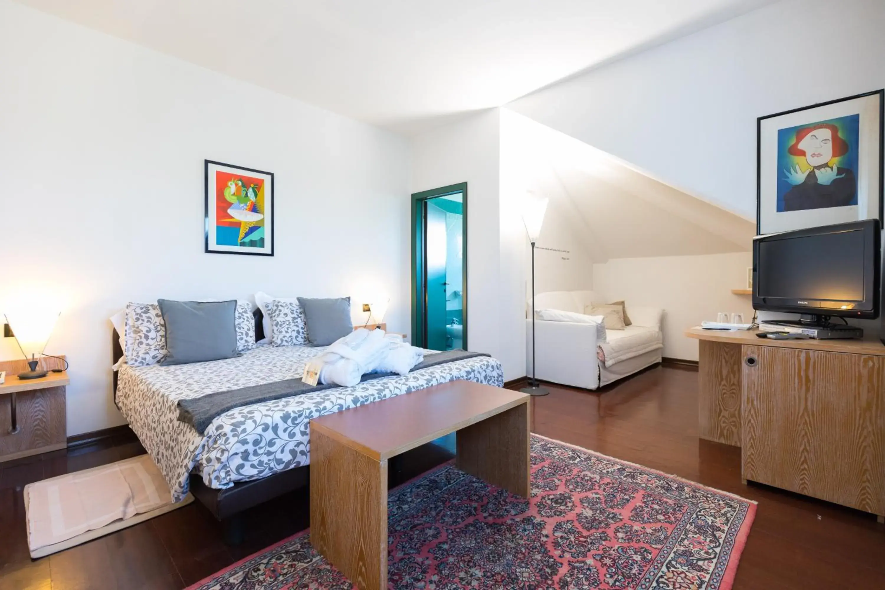 Bedroom, Seating Area in Hotel Logonovo