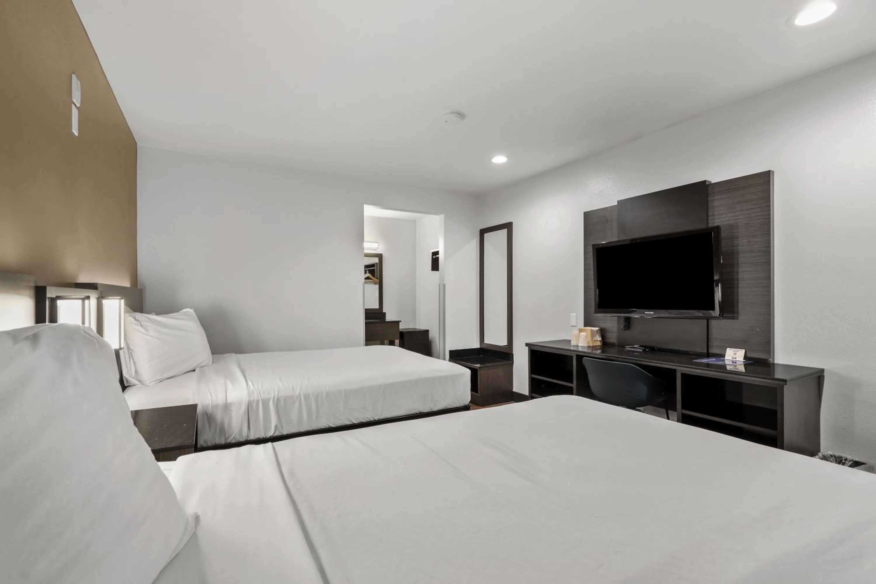 Bed in Motel 6-Escondido, CA