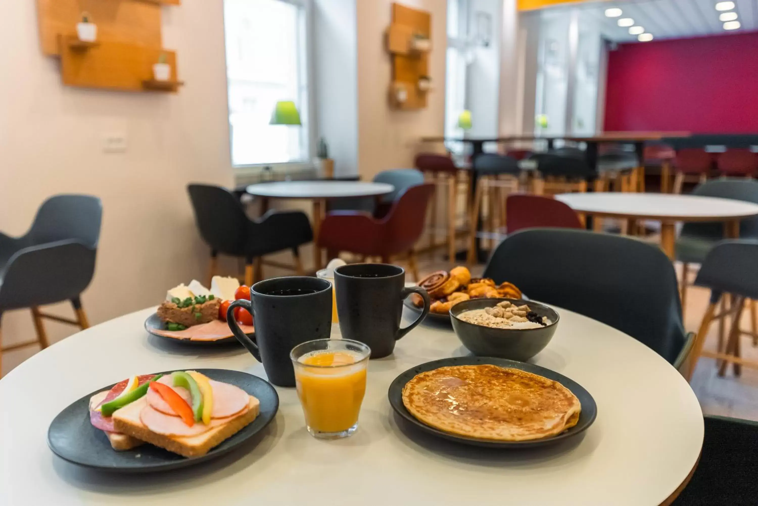 Breakfast, Restaurant/Places to Eat in Go Hotel Ansgar