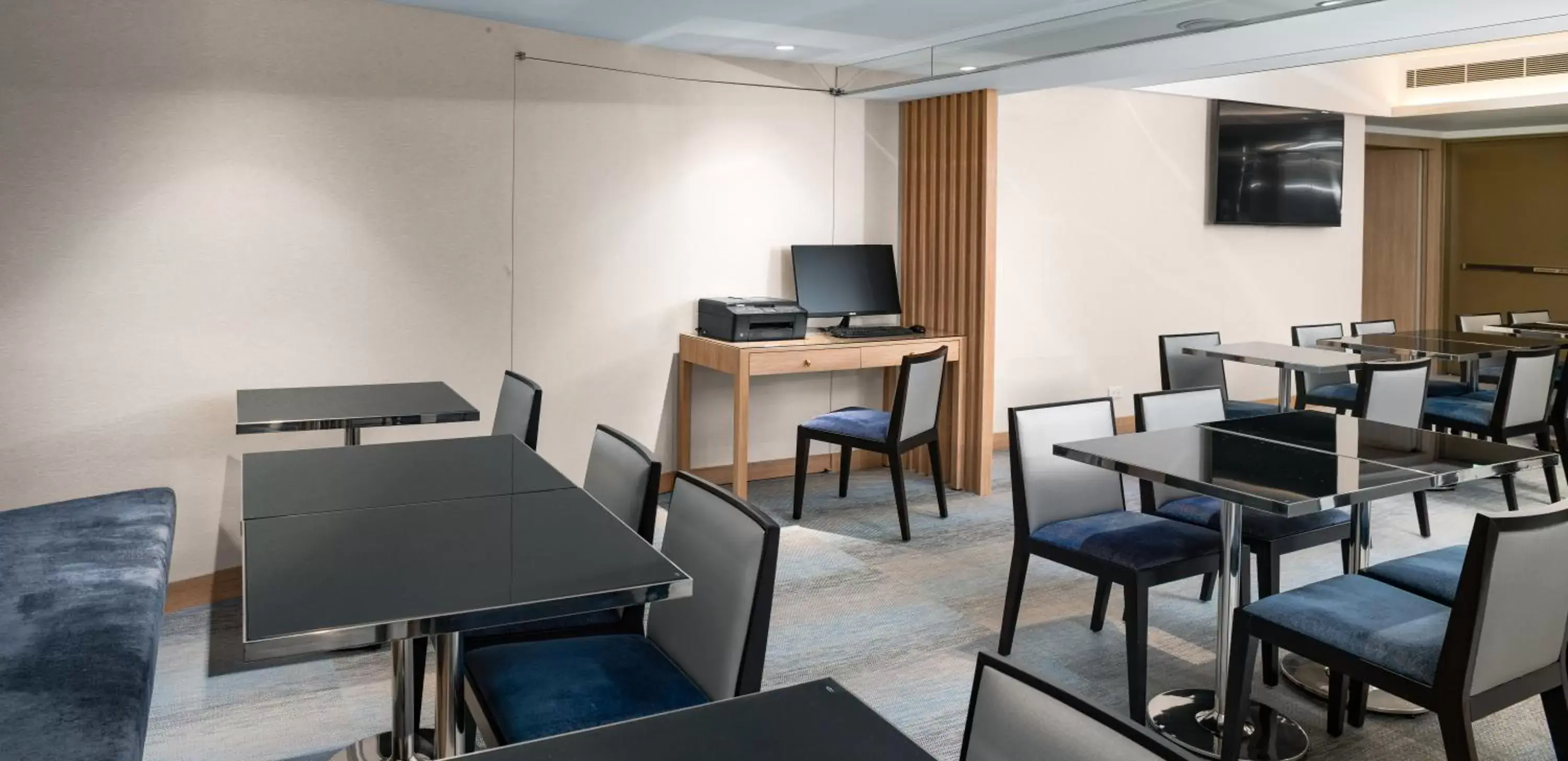 Business facilities, Restaurant/Places to Eat in K Hotel Taipei II