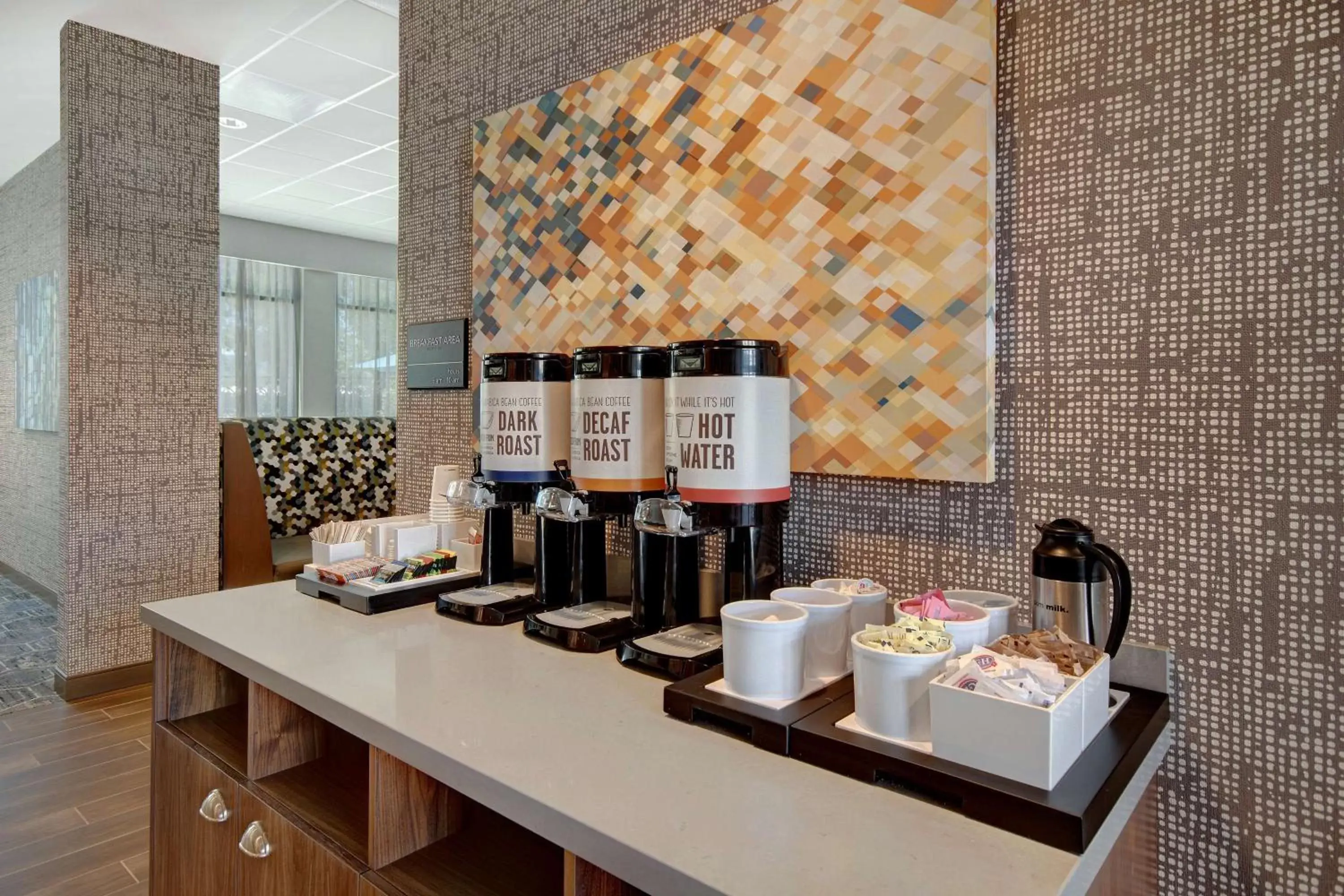 Dining area in Hampton Inn & Suites Sunnyvale-Silicon Valley, Ca