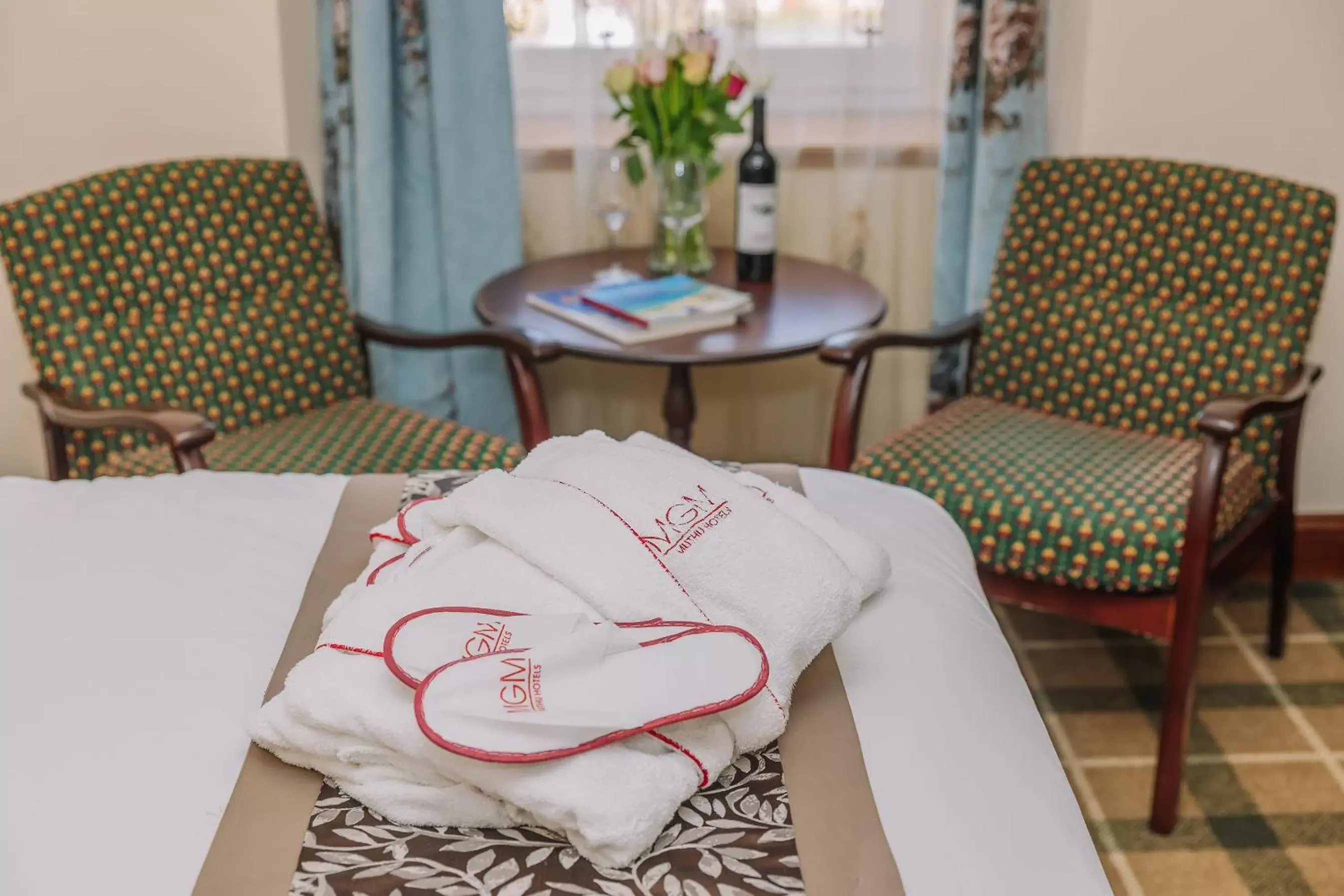 View (from property/room), Bed in Muthu Alexandra Hotel View (from property/room), Bed in Muthu Alexandra Hotel