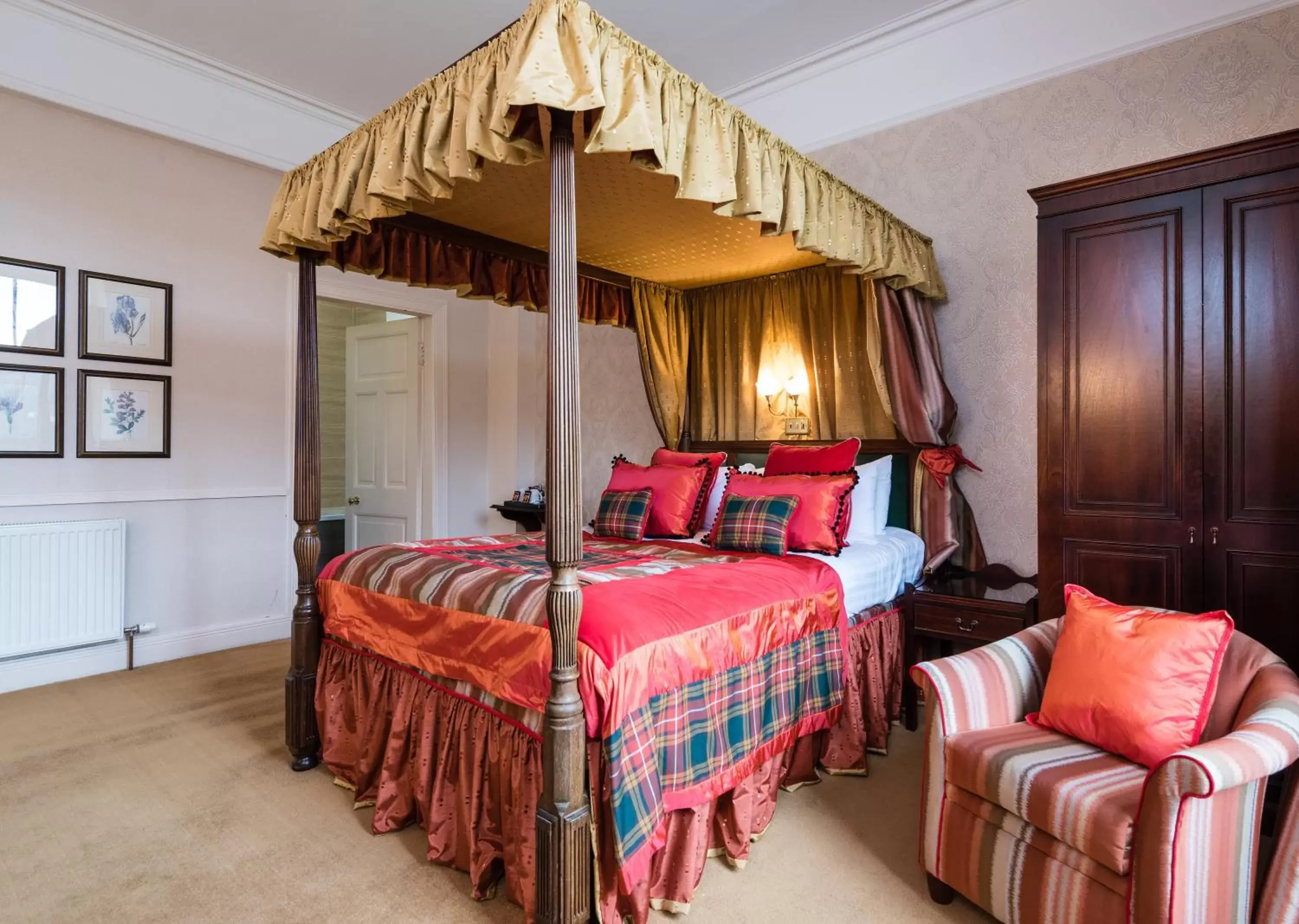 Bed in The Atholl Palace