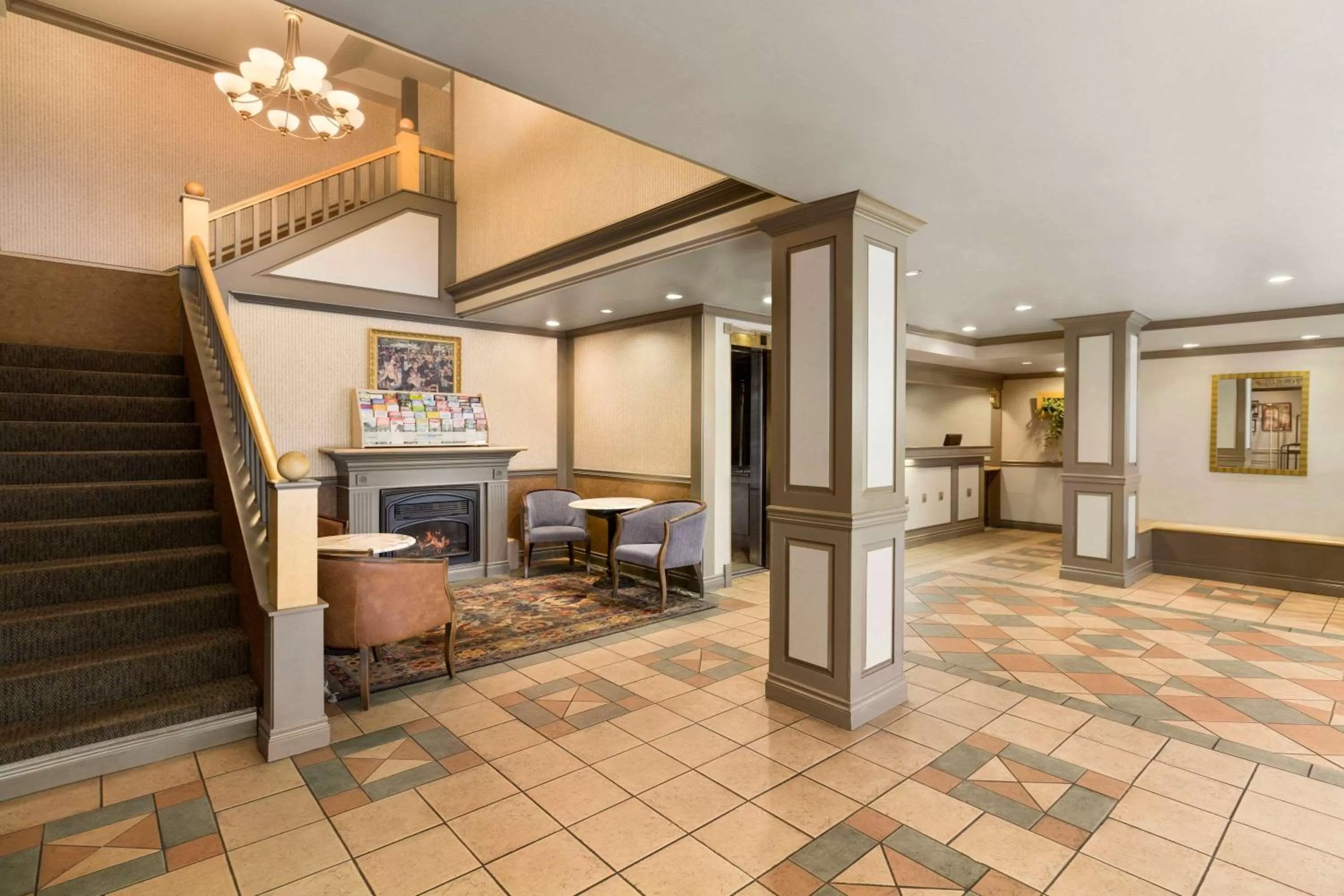 Lobby or reception in Days Inn by Wyndham Vancouver Downtown