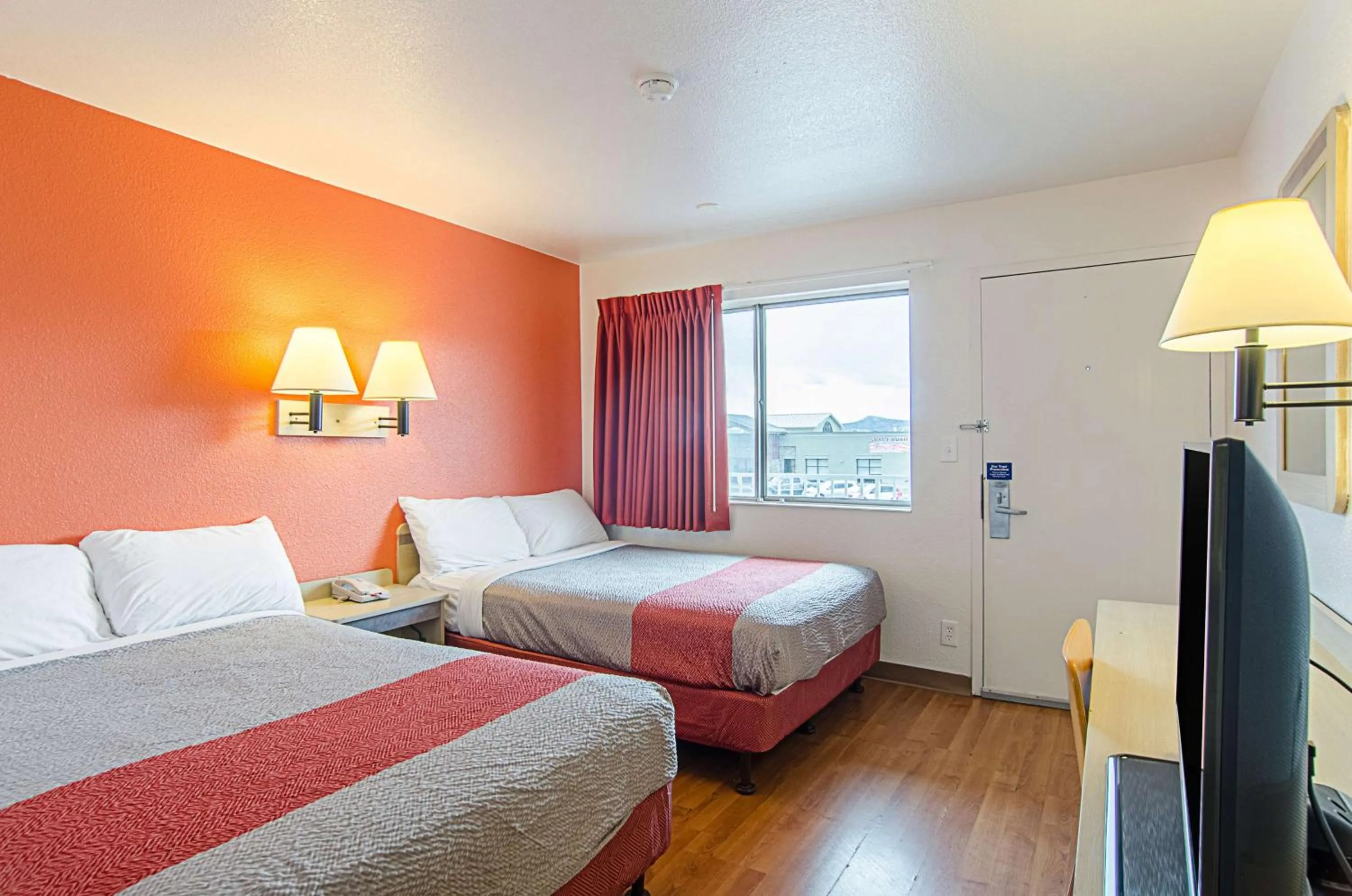 Quadruple Room - Disability Access in Motel 6-Rock Springs, WY