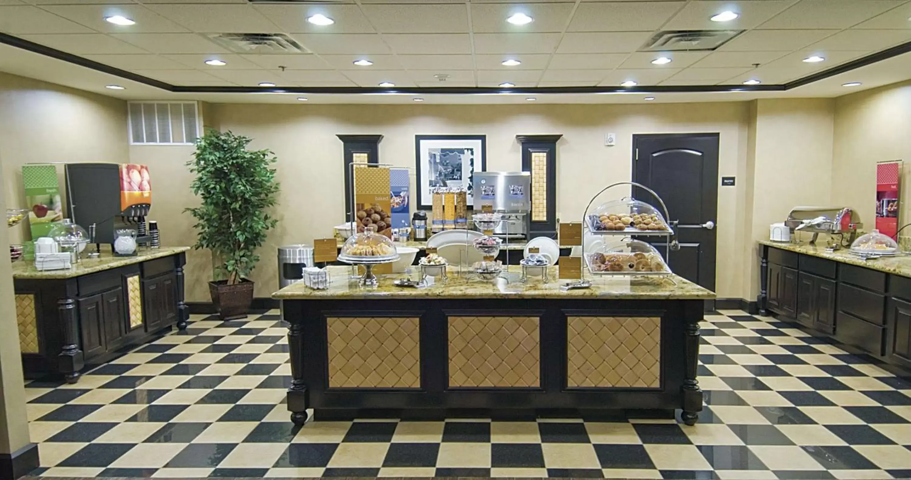 Breakfast, Restaurant/Places to Eat in Hampton Inn & Suites Decatur