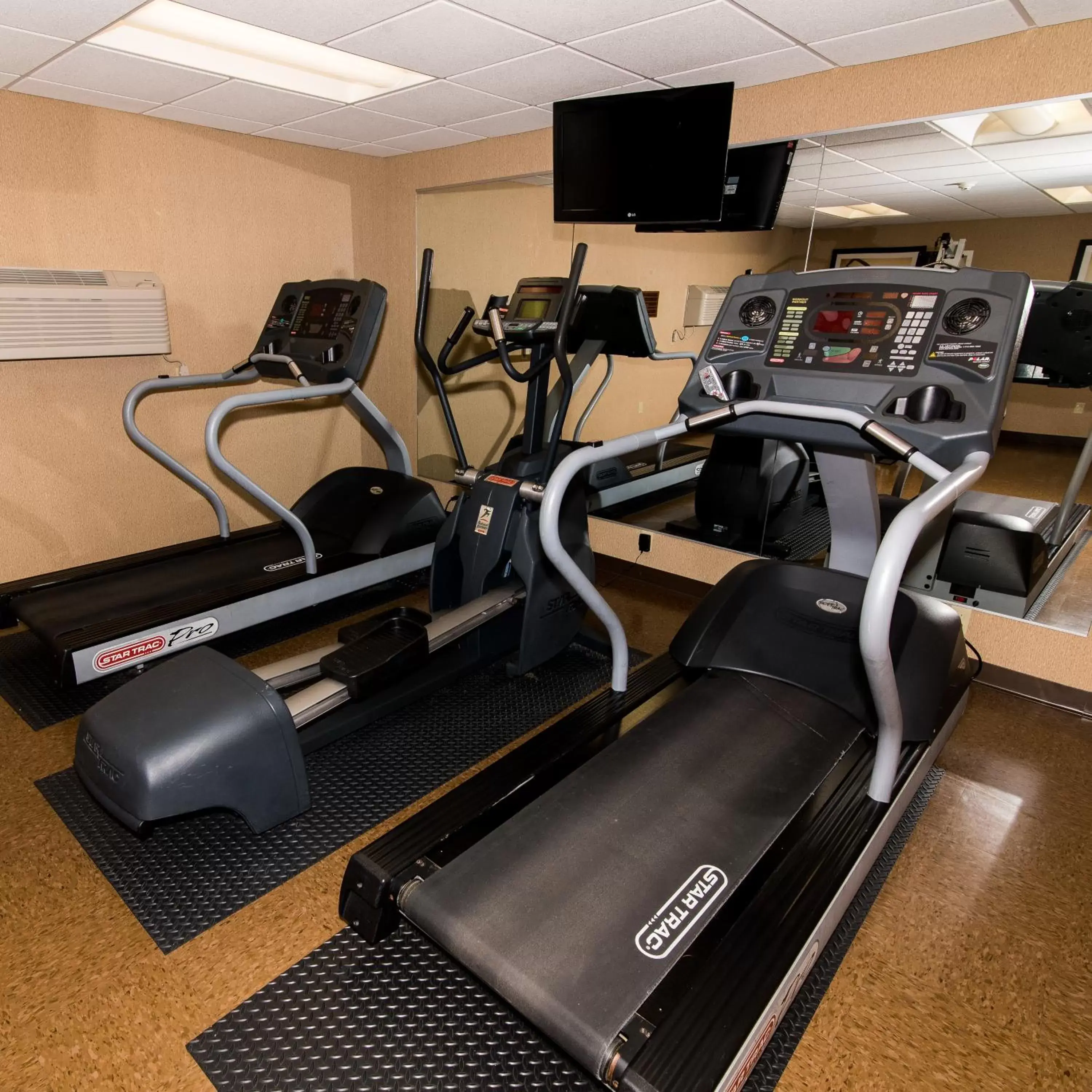 Fitness Center/Facilities in Howard Johnson by Wyndham Portsmouth