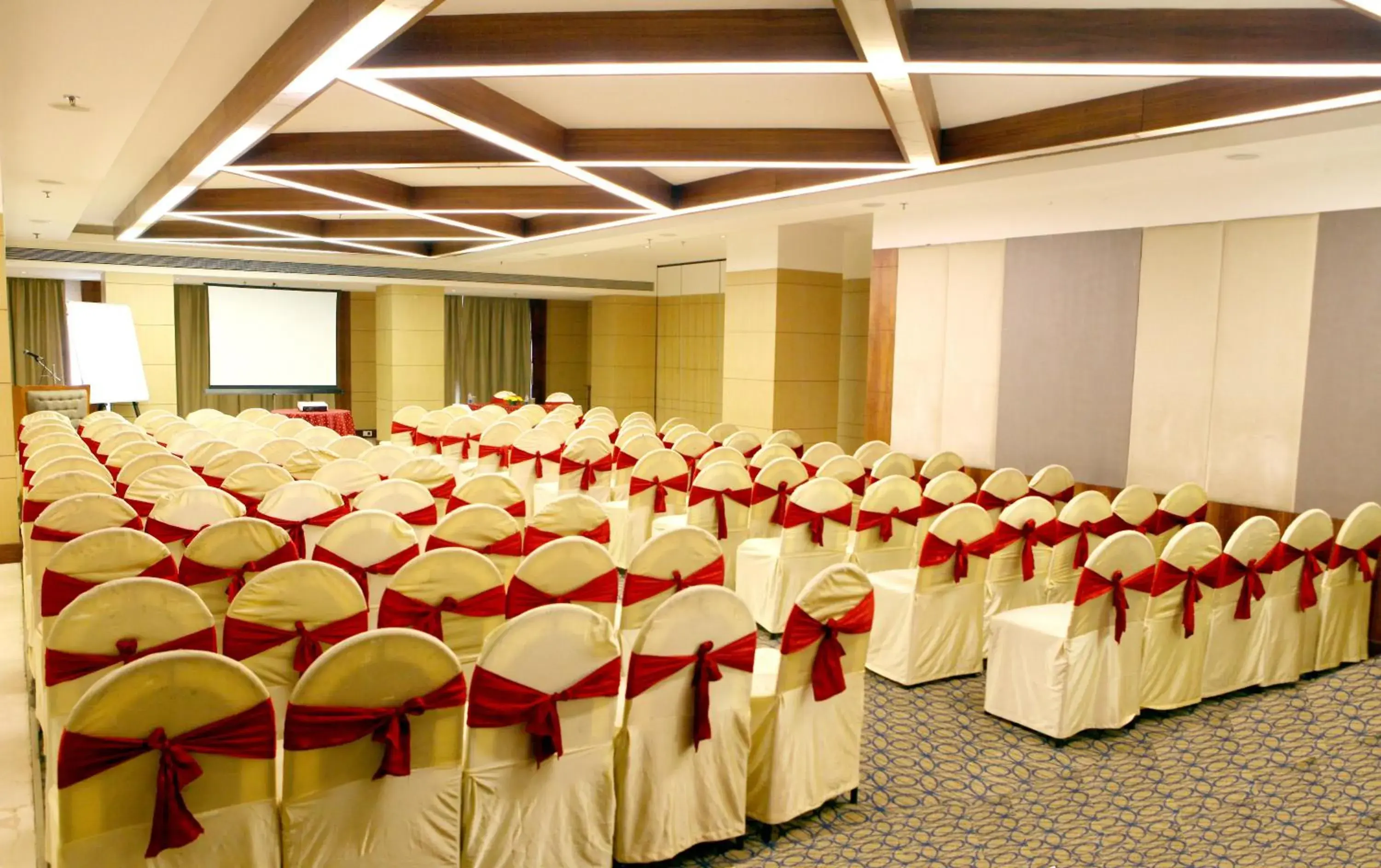 Banquet/Function facilities, Banquet Facilities in Lords Plaza Surat