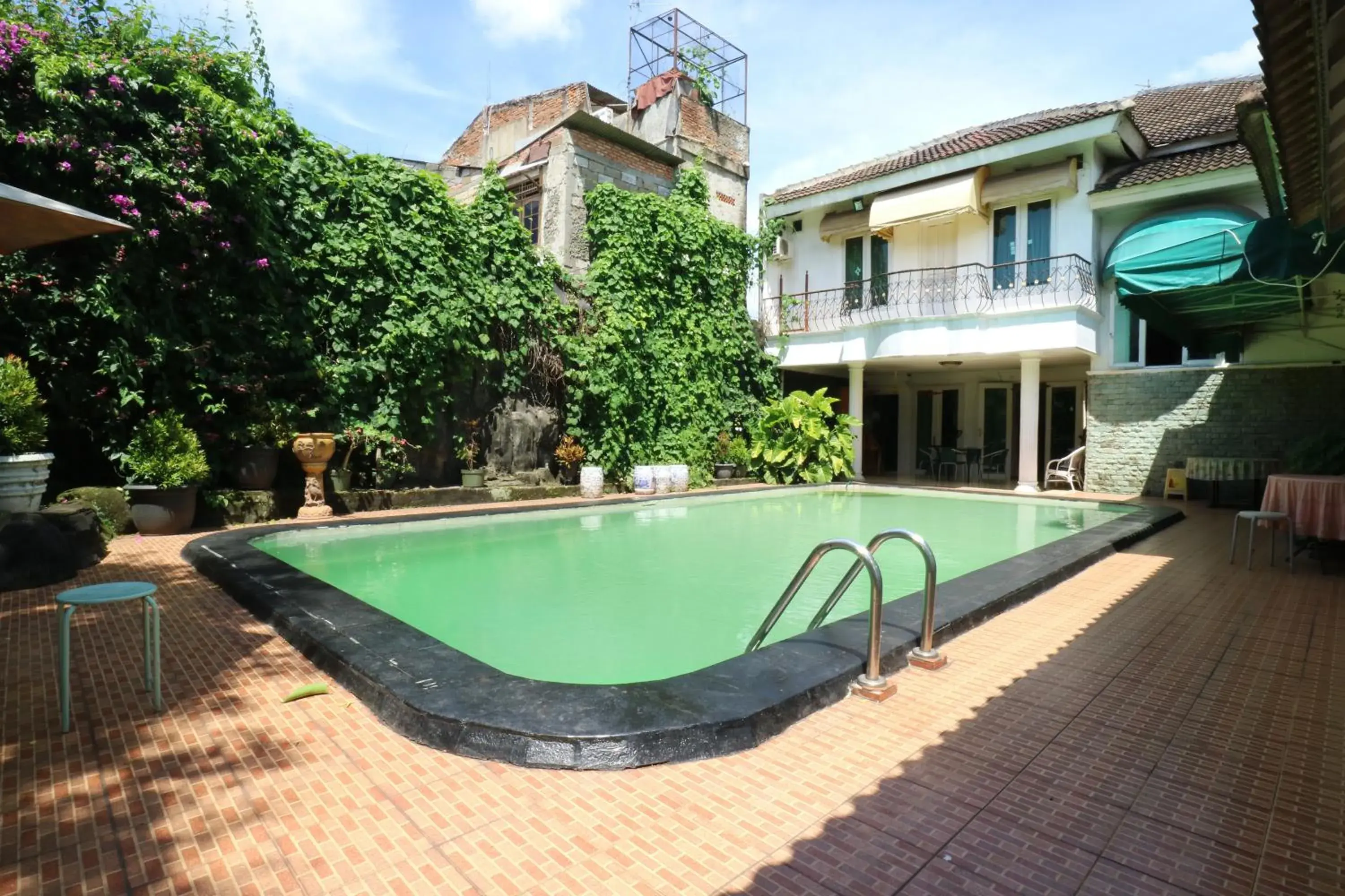 Property building, Swimming Pool in Villa Sri Manganti