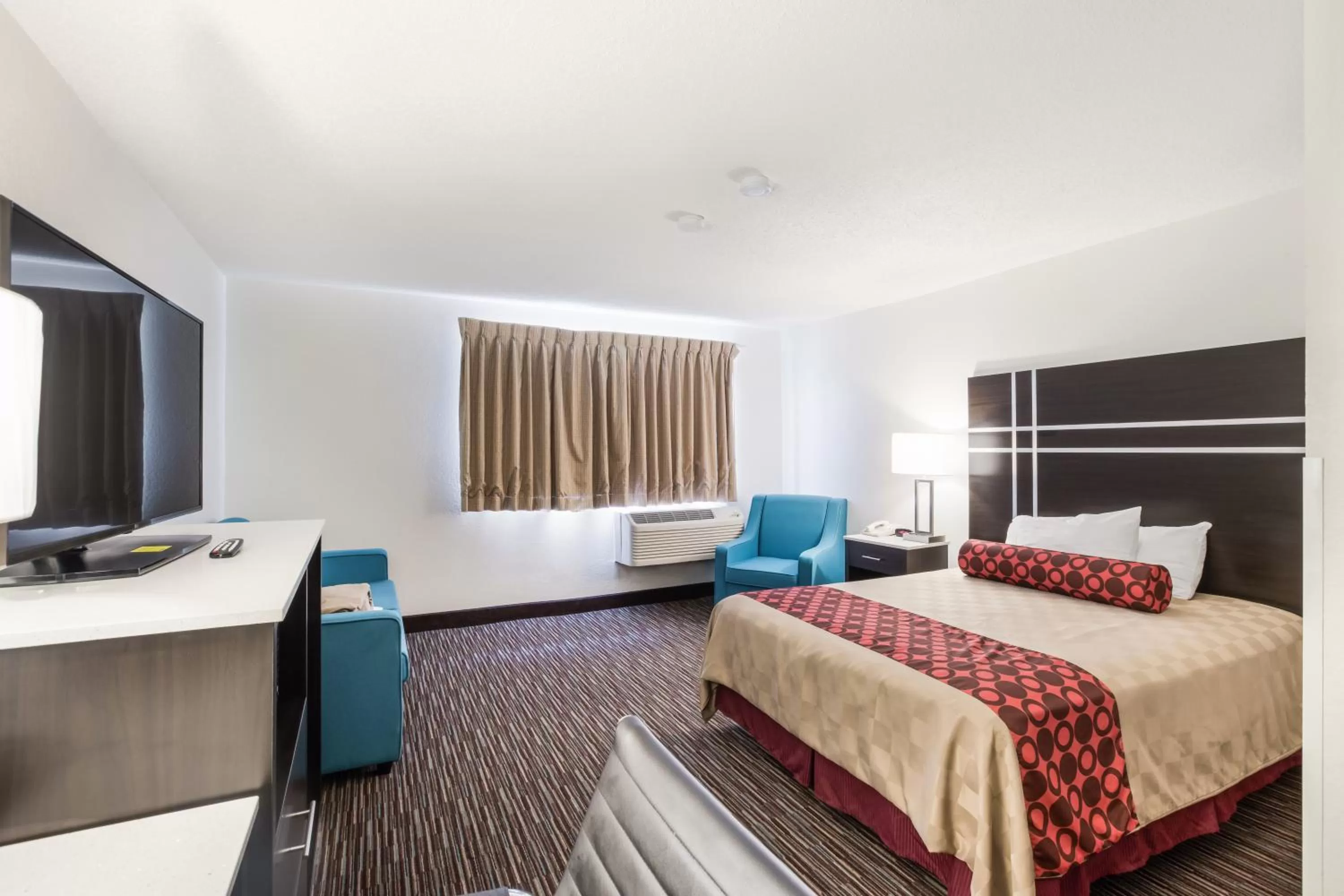 Photo of the whole room, Bed in Americas Best Value Inn Charlotte