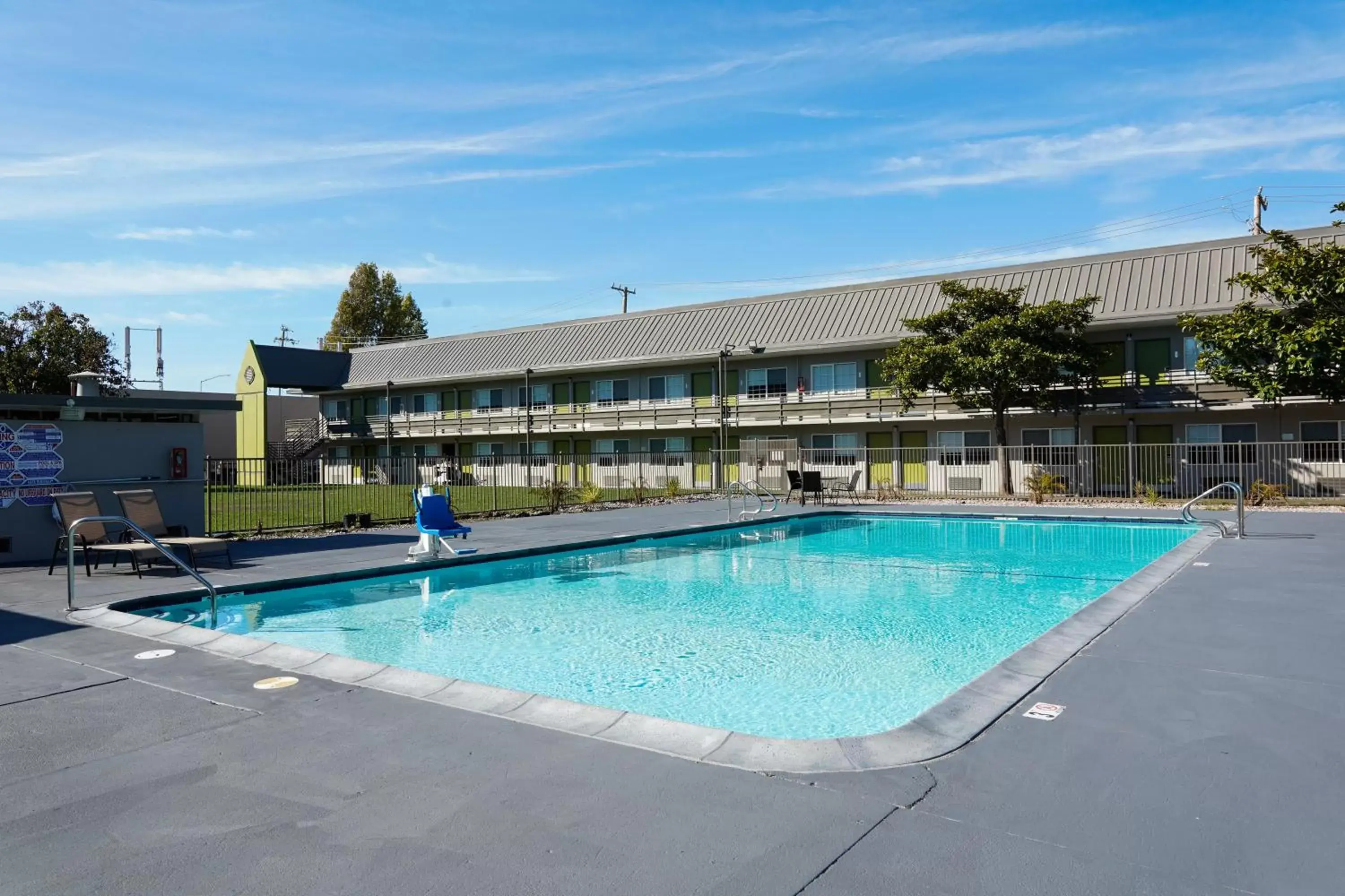 Swimming Pool in SureStay Plus Hotel by Best Western Point Richmond