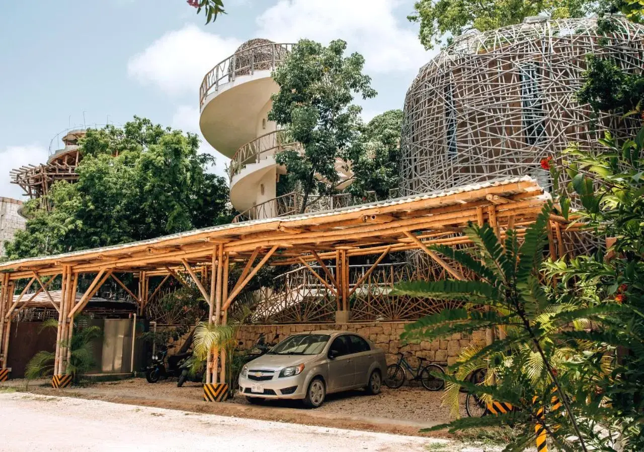 Parking, Property Building in KAN TULUM