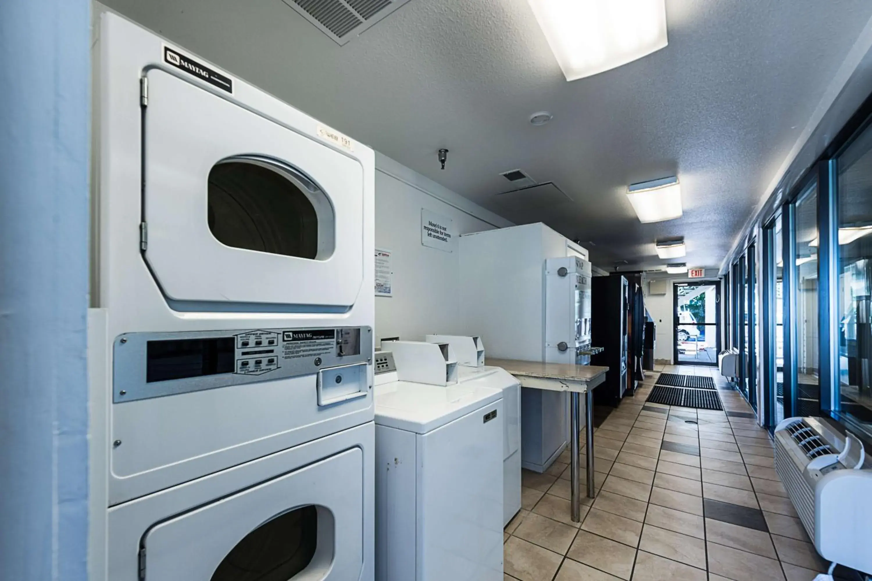 laundry, Kitchen/Kitchenette in Motel 6-Sparks, NV - Airport - Sparks