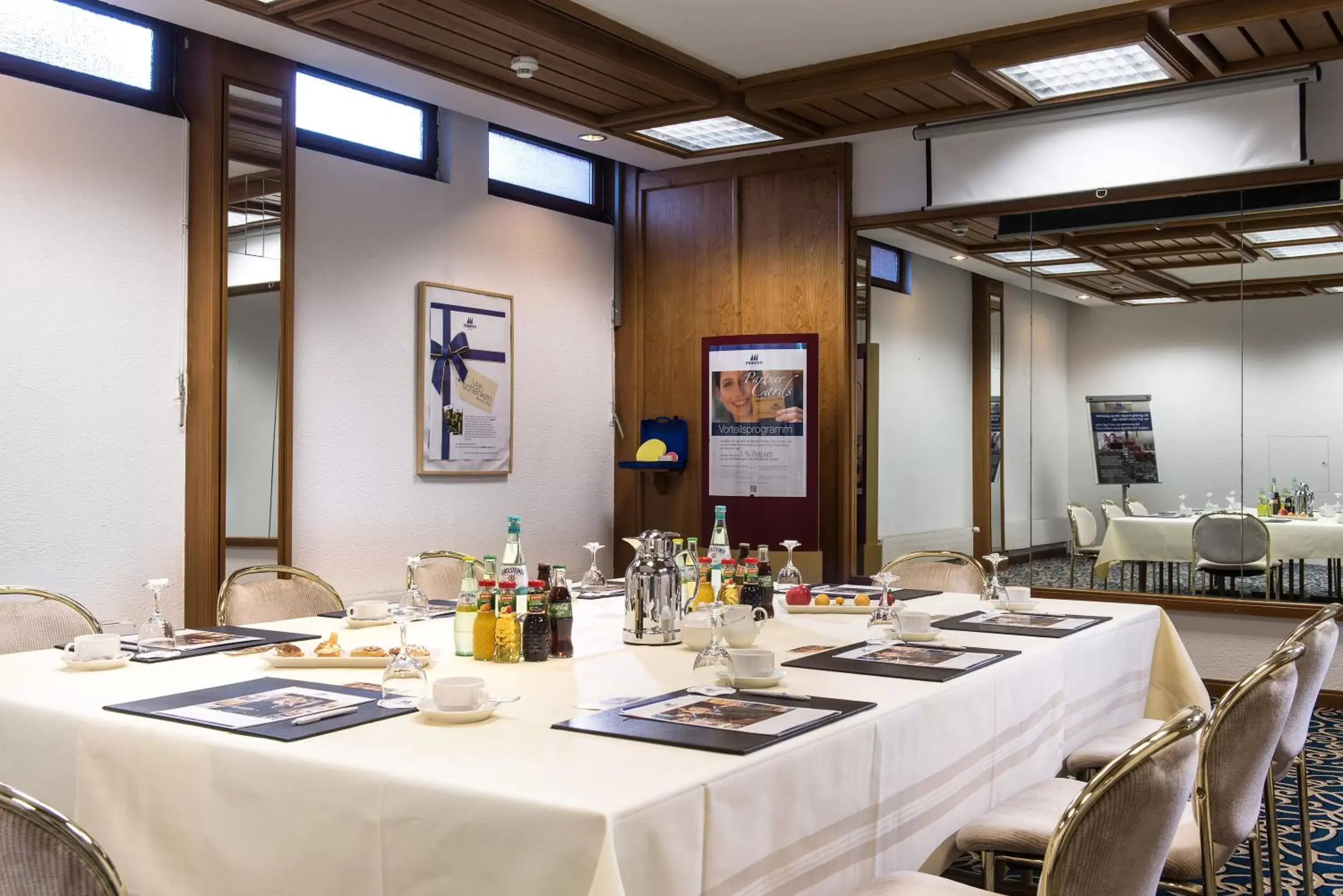 Meeting/conference room, Restaurant/Places to Eat in Maritim Titisee Hotel