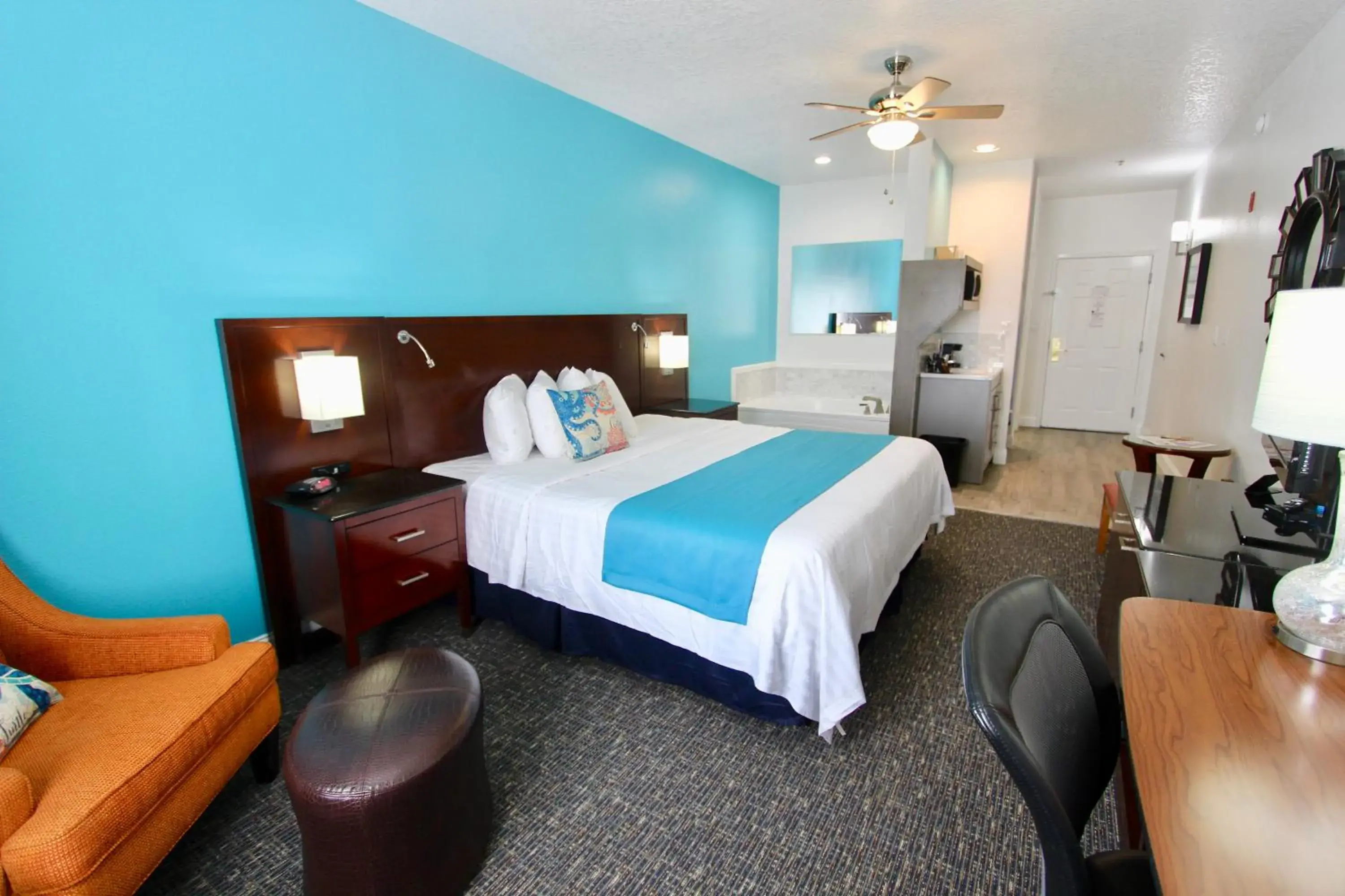 Bedroom, Bed in Hotel Pensacola